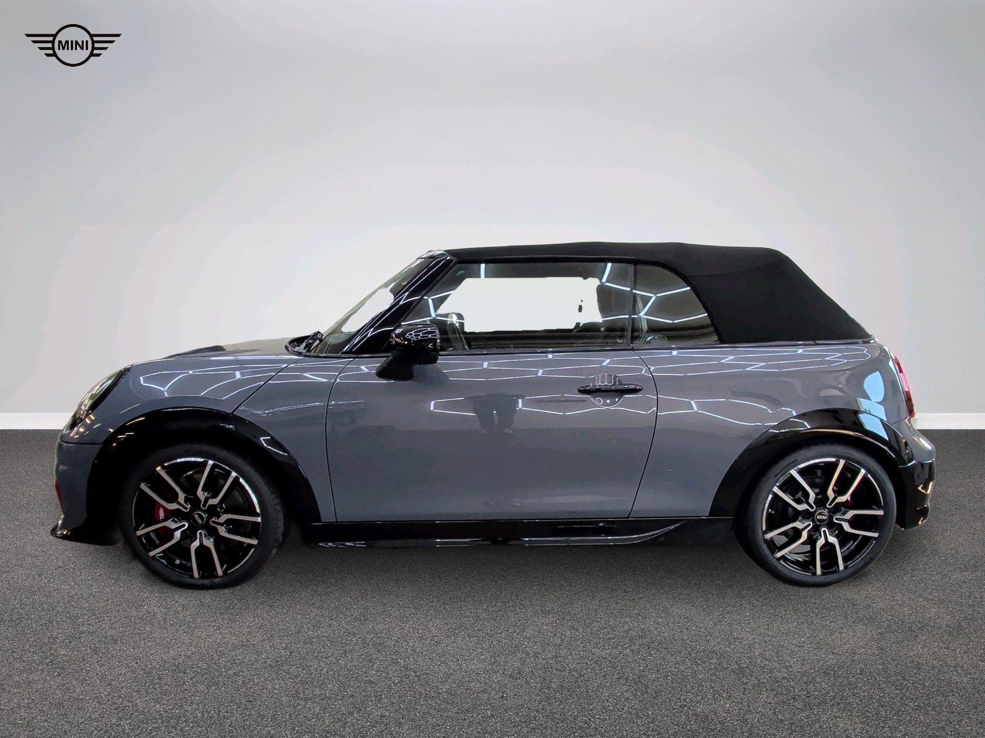 MINI John Cooper Works Cabrio-image-2
