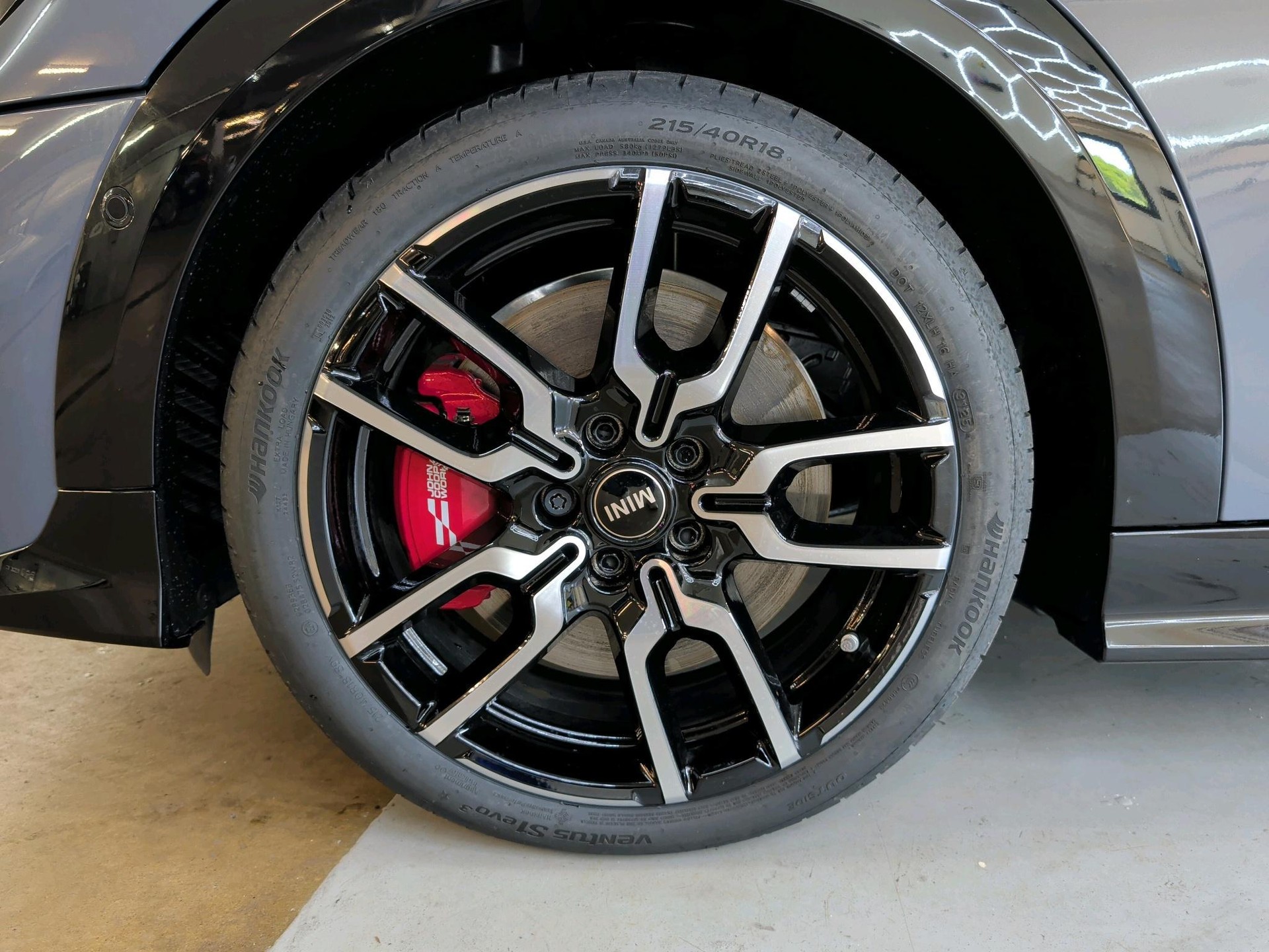 MINI John Cooper Works Cabrio-image-8