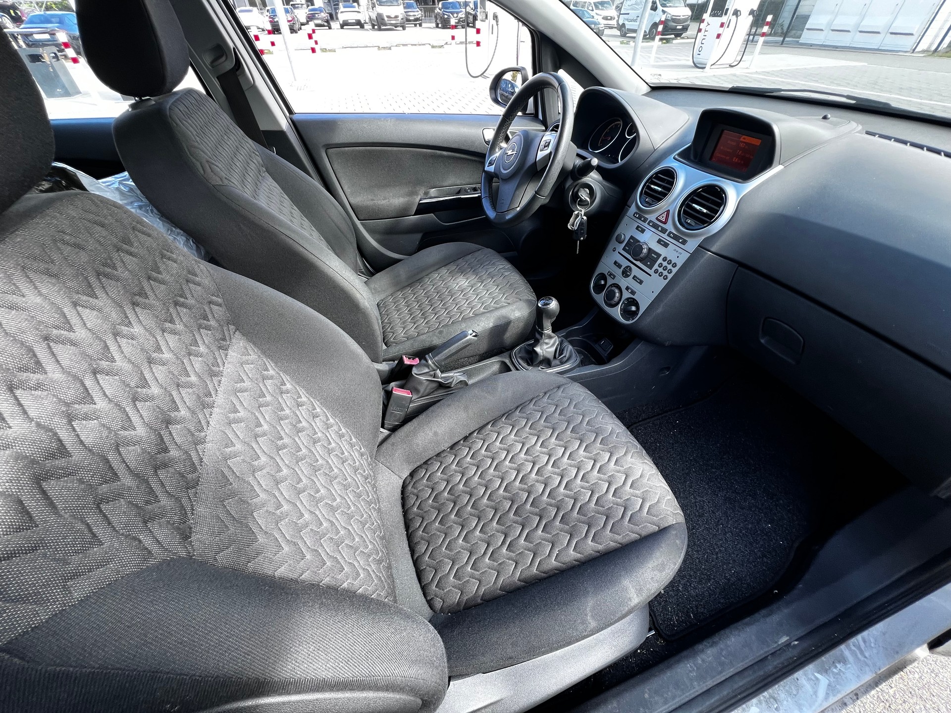 OPEL Corsa 1.4 TP Anniversary Edition-image-6