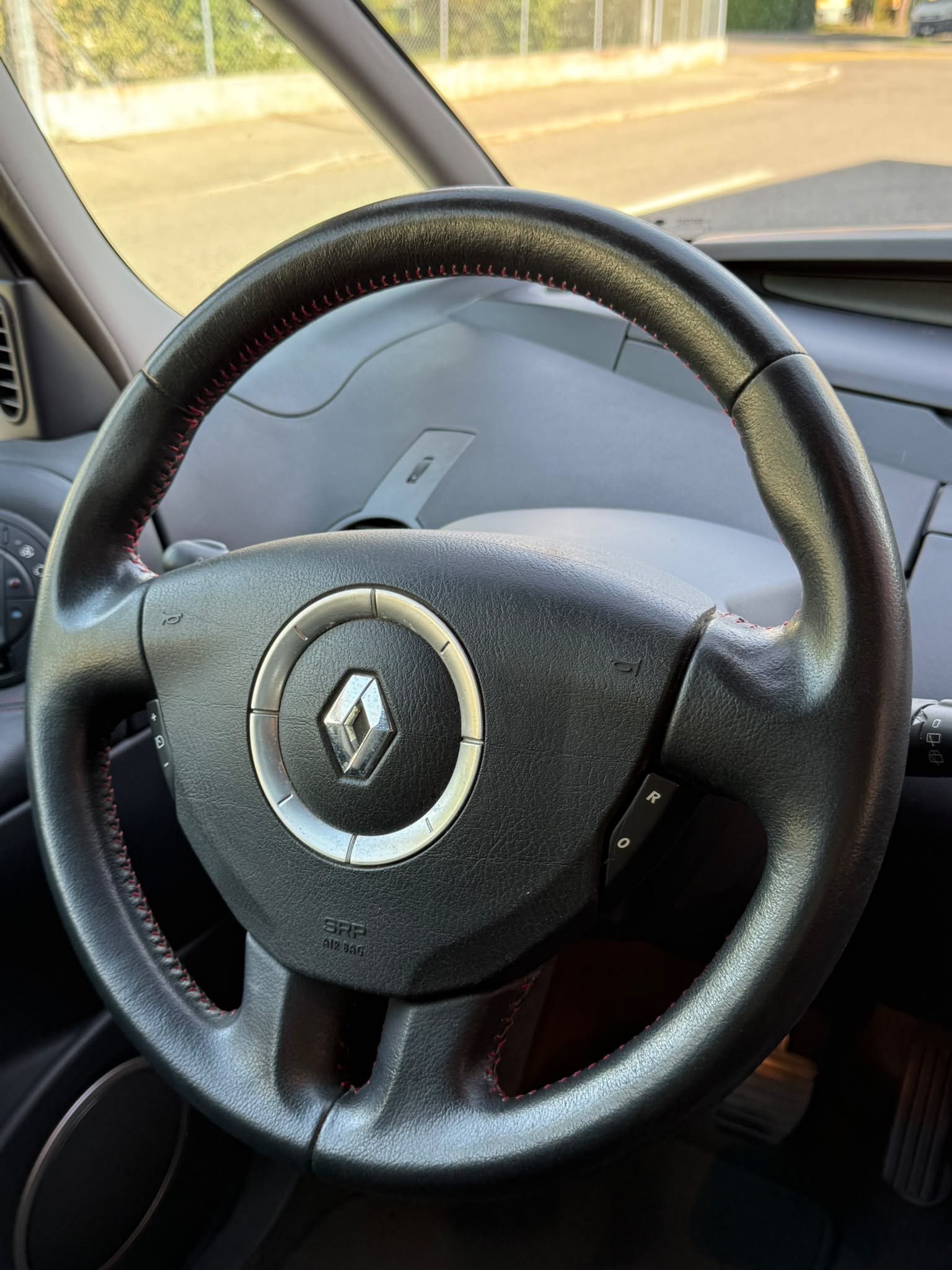 RENAULT Espace 2.0 Turbo Privilège-image-9