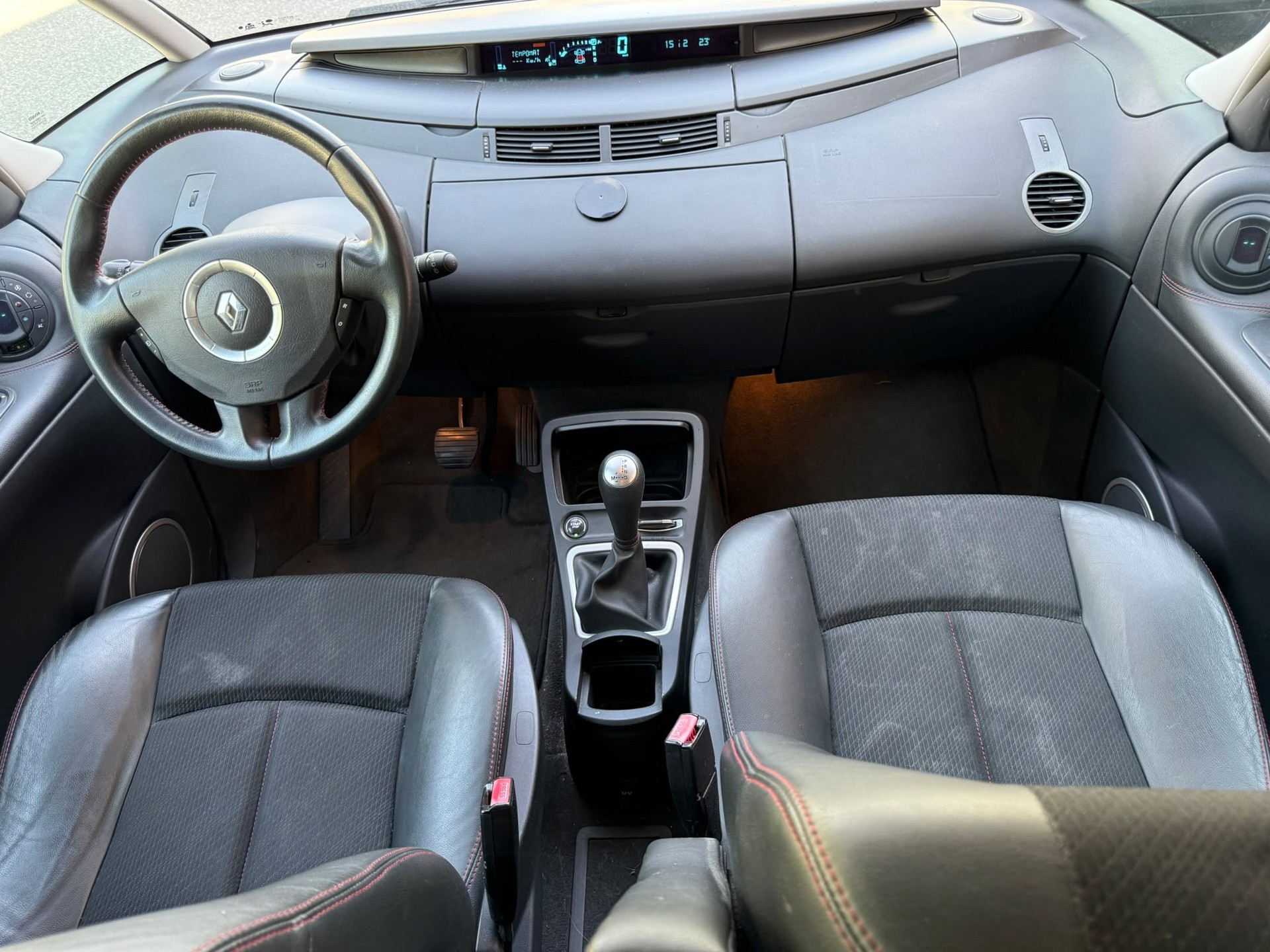 RENAULT Espace 2.0 Turbo Privilège-image-7