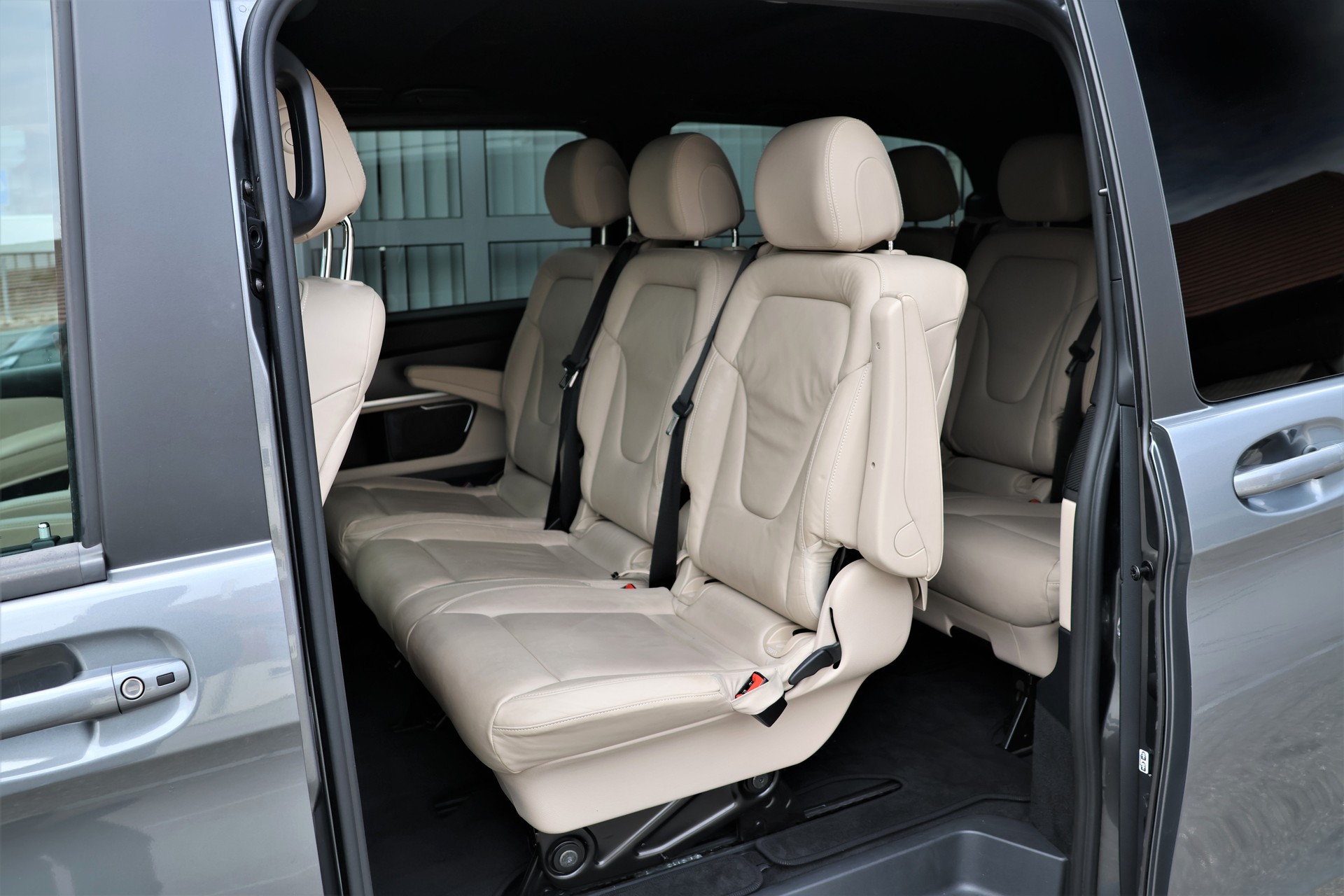 MERCEDES-BENZ V 300 d extralang Avantgarde 4Matic 9G-Tronic (CH)-image-12