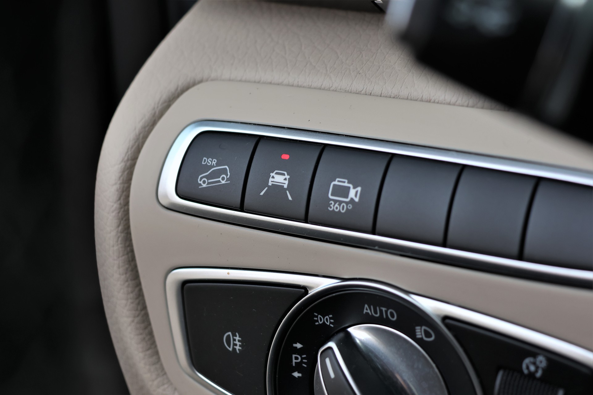 MERCEDES-BENZ V 300 d extralang Avantgarde 4Matic 9G-Tronic (CH)-image-24