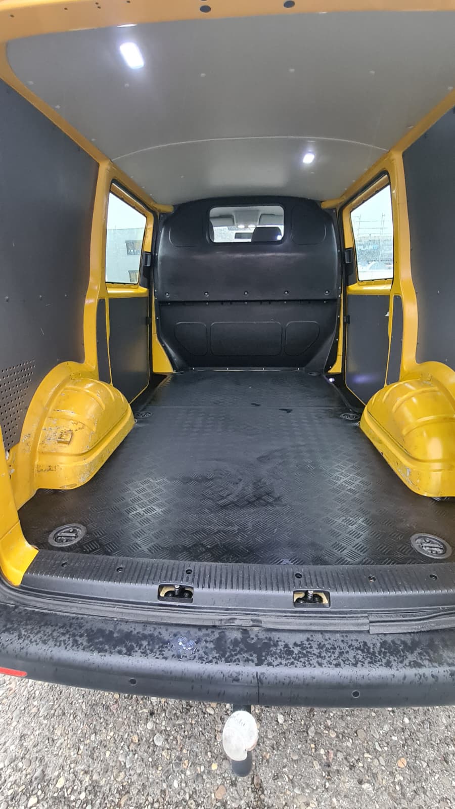 VW T6.1 2.0 TDI 4Motion DSG ** 3-Plätzer ** PDC V+H ** Anh-Kupplung ** Klimaanlage ** Frisch Ab MFK & Service **-image-12