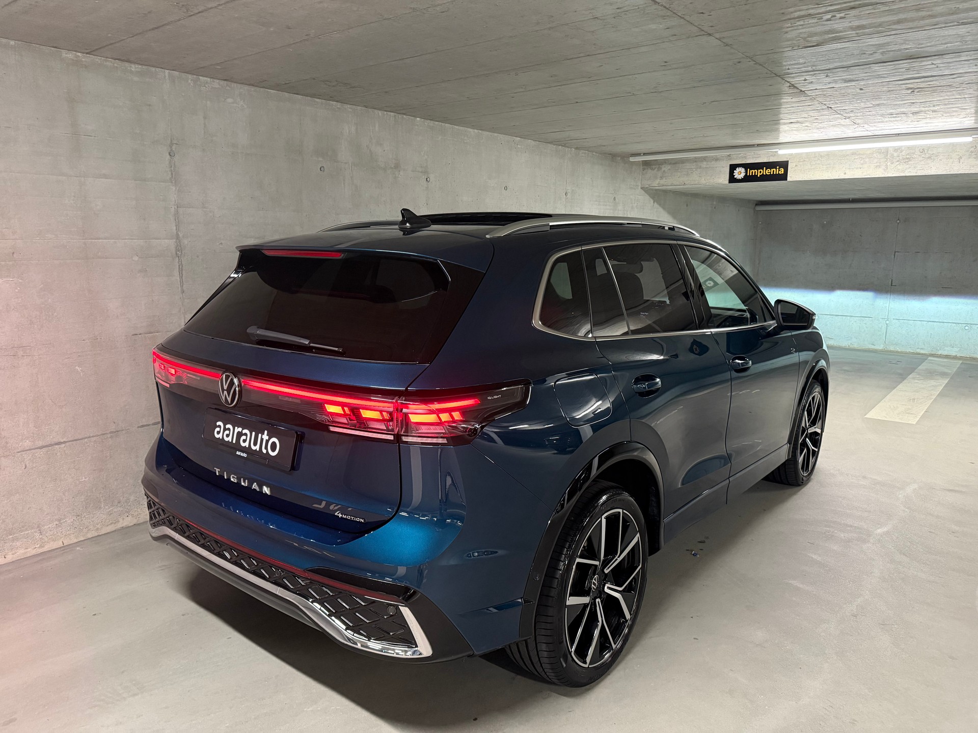 VW Tiguan 2.0 TSI R-Line DSG 4motion-image-4