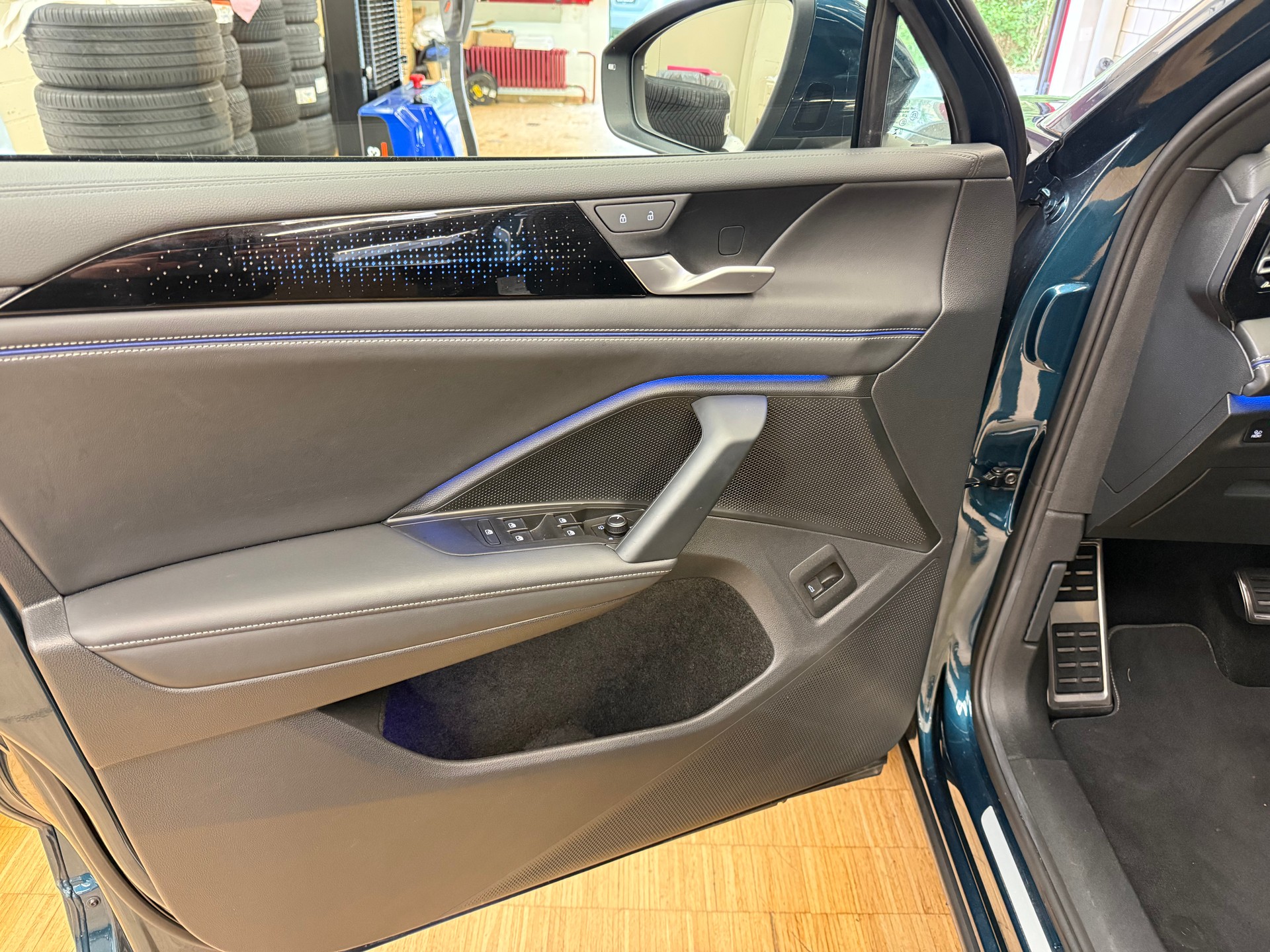 VW Tiguan 2.0 TSI R-Line DSG 4motion-image-14