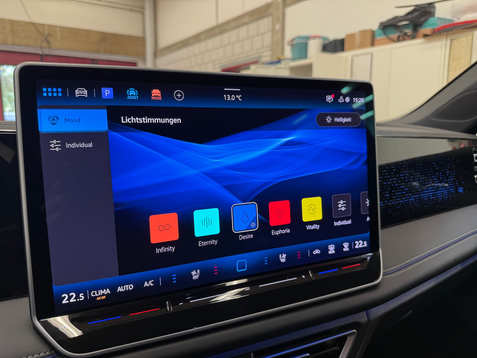 VW Tiguan 2.0 TSI R-Line DSG 4motion-image-26