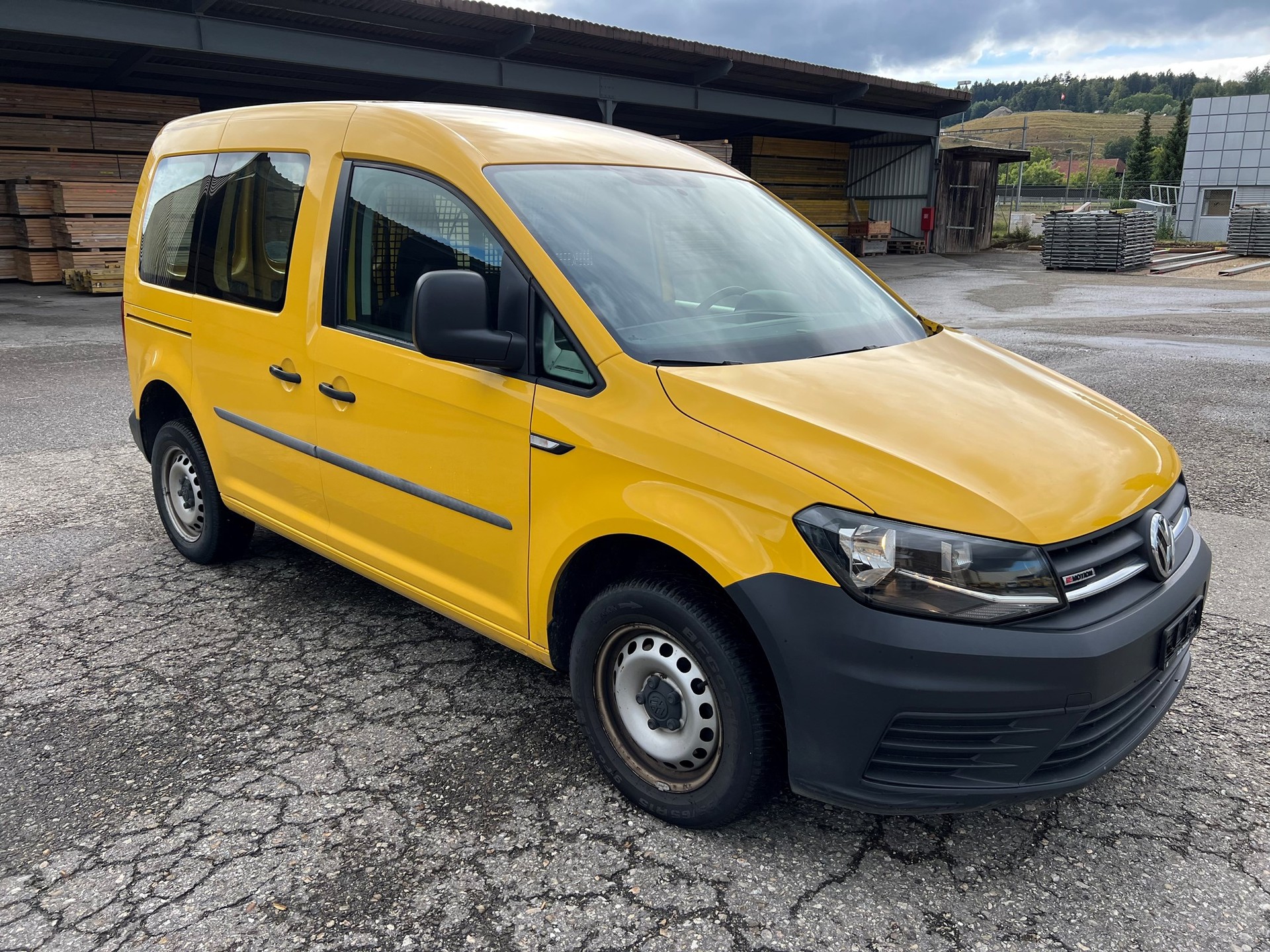 VW CADDY 4 2.0D 4 MOTION-image-1