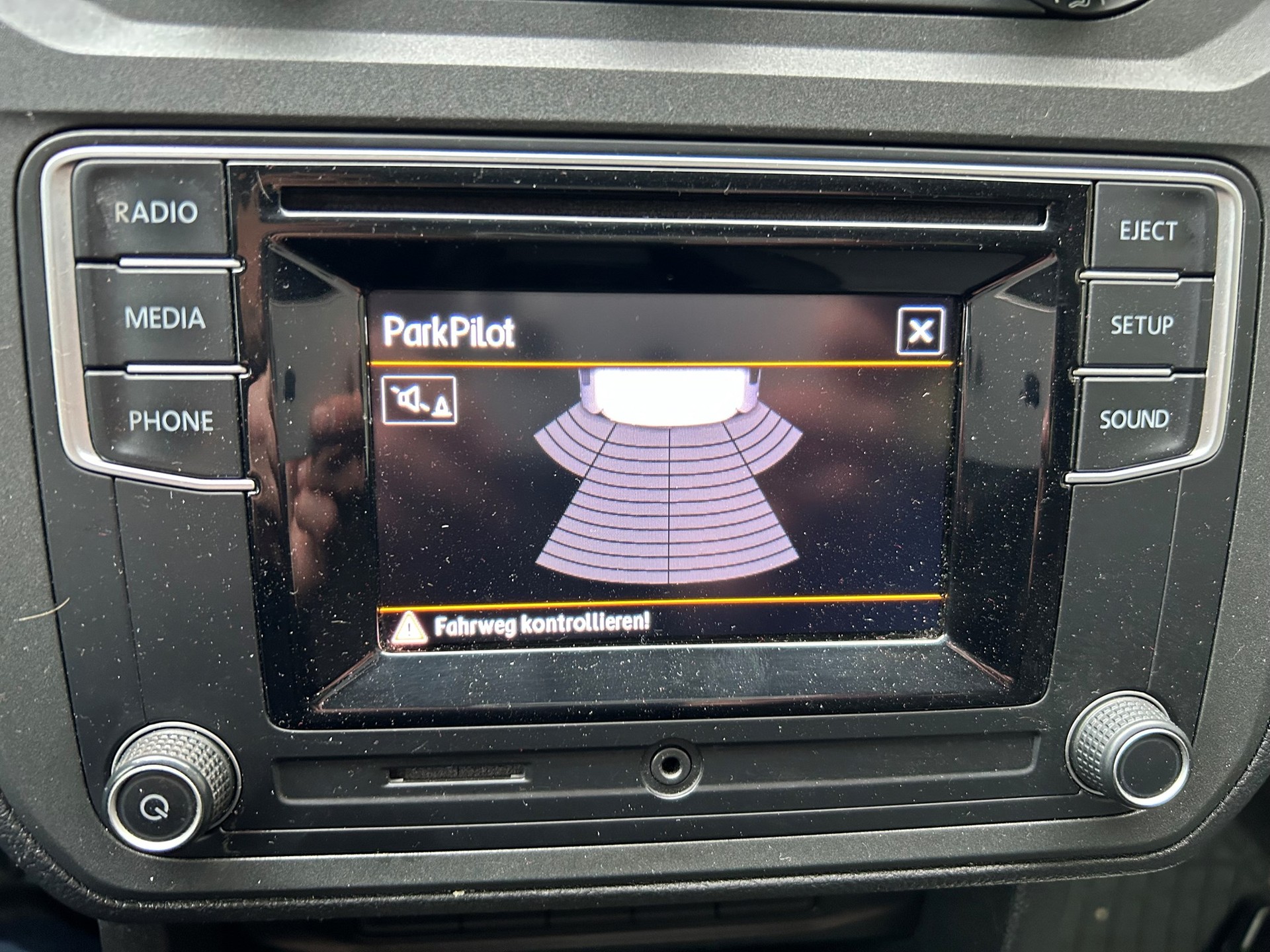VW Caddy Maxi 2.0TDI BlueMotion Technology-image-9
