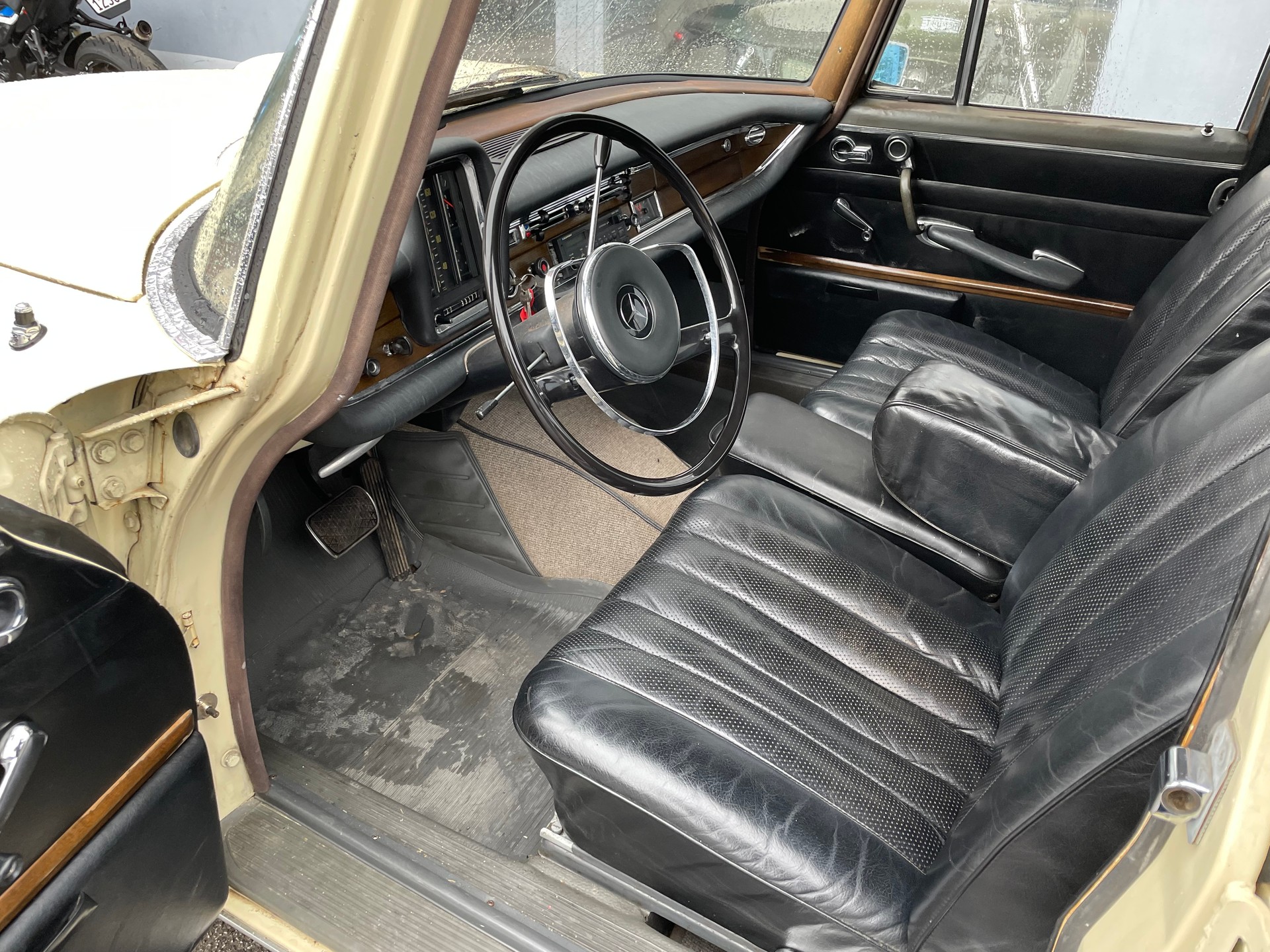 MERCEDES-BENZ 220 SE-image-6