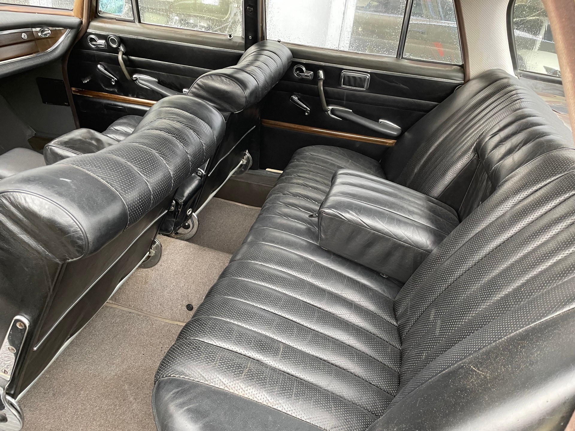 MERCEDES-BENZ 220 SE-image-8