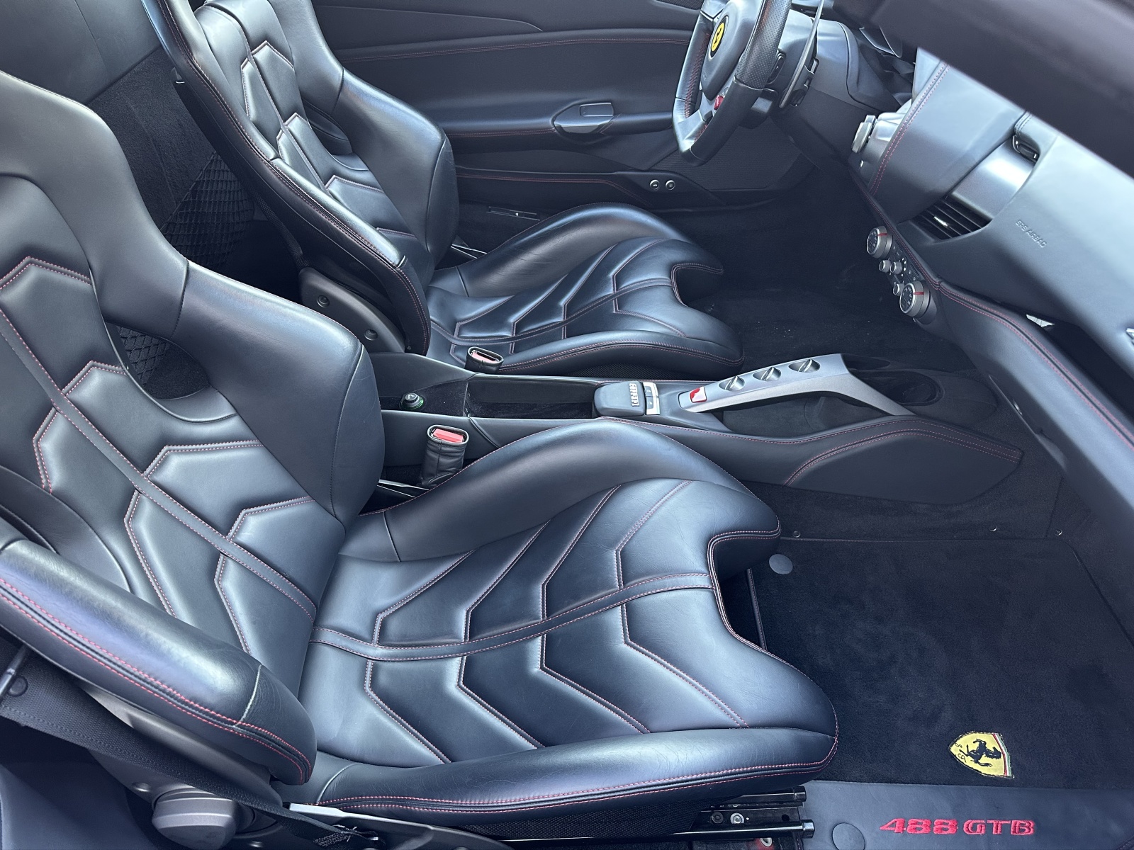 FERRARI 488 GTB 3.9 V8-image-11