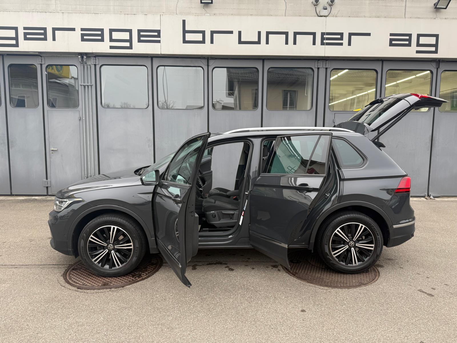 VW Tiguan 2.0 TDI SCR Life 4Motion DSG-image-5