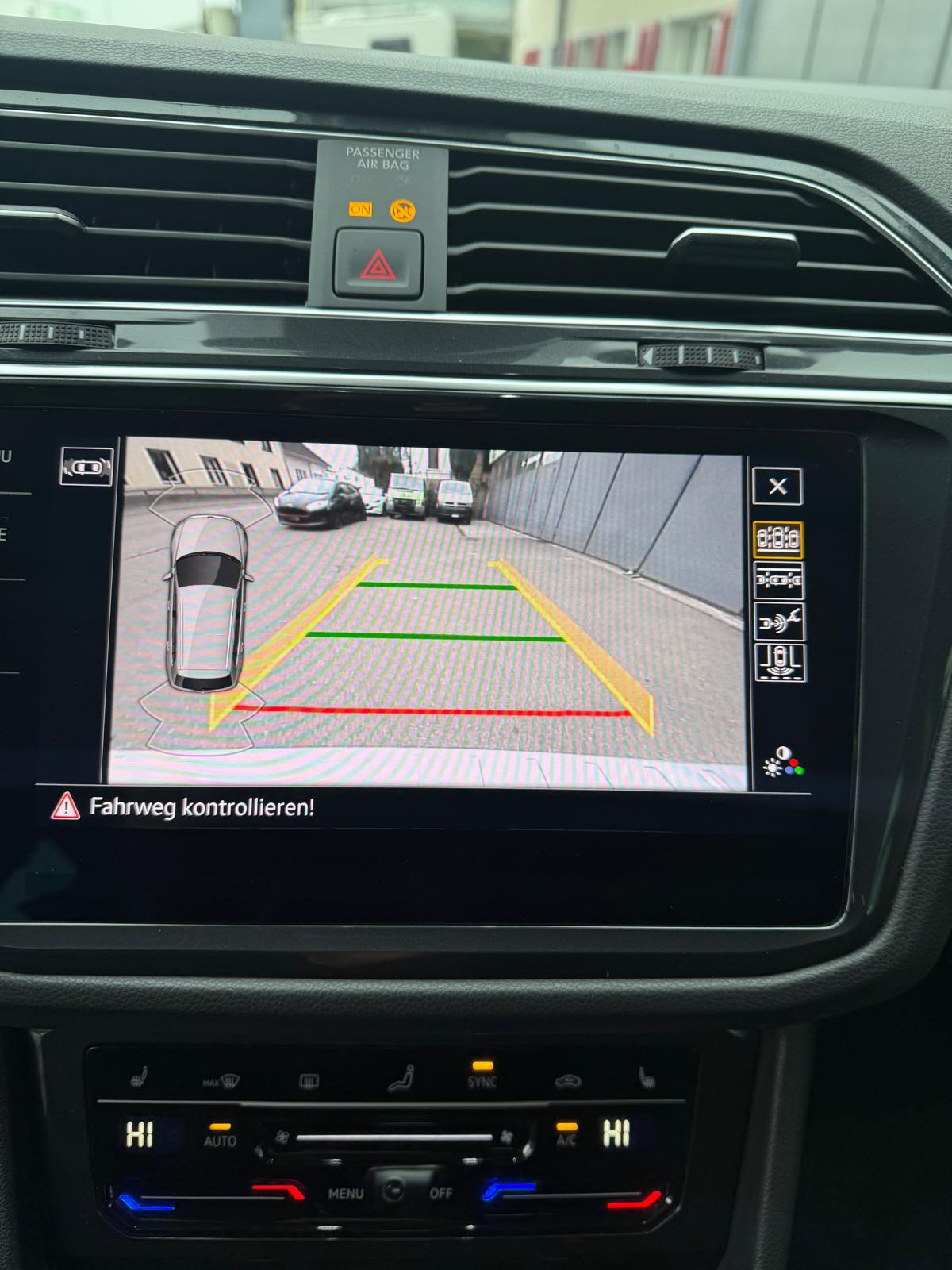 VW Tiguan 2.0 TDI SCR Life 4Motion DSG-image-15