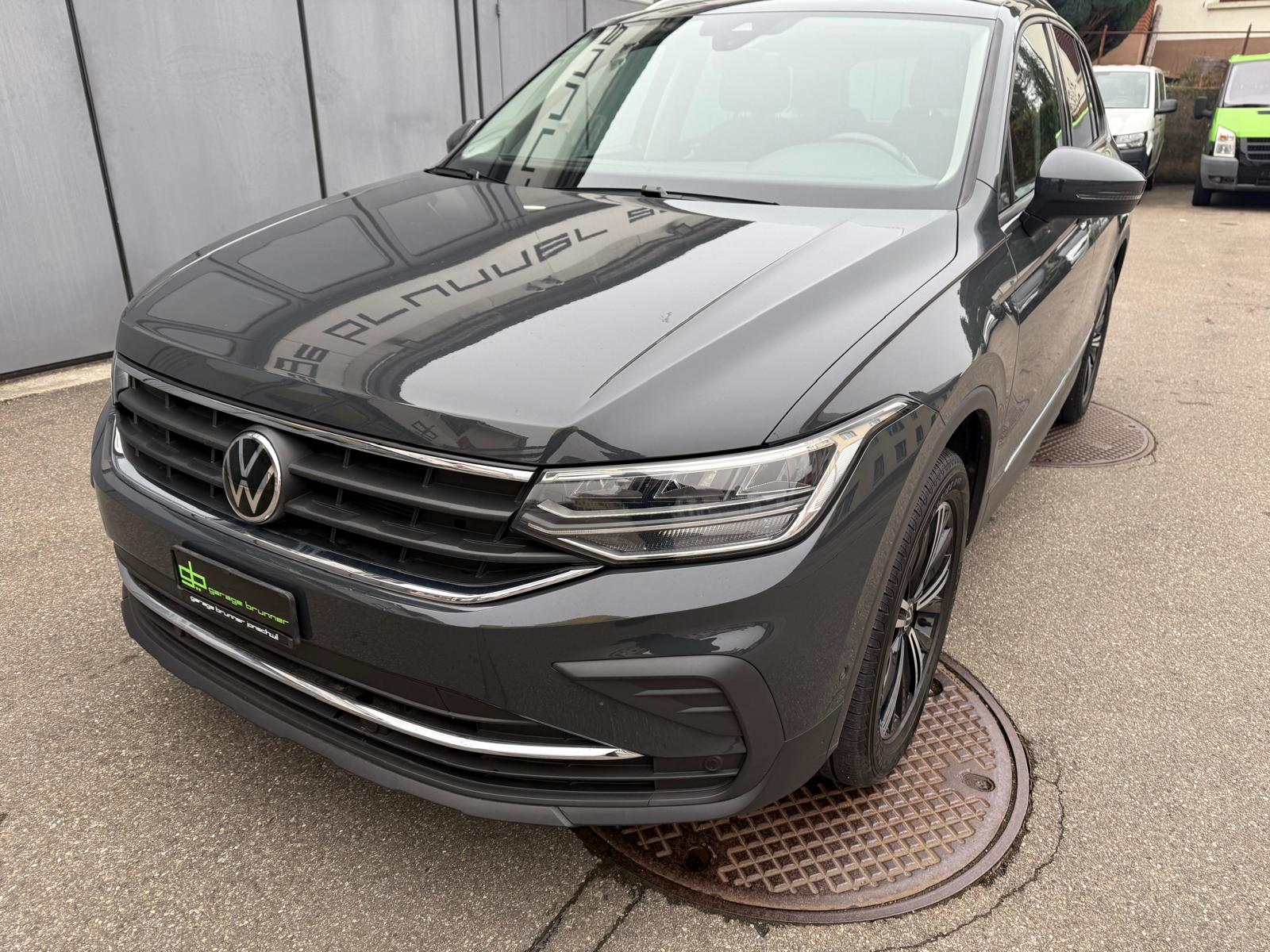 VW Tiguan 2.0 TDI SCR Life 4Motion DSG-image-1