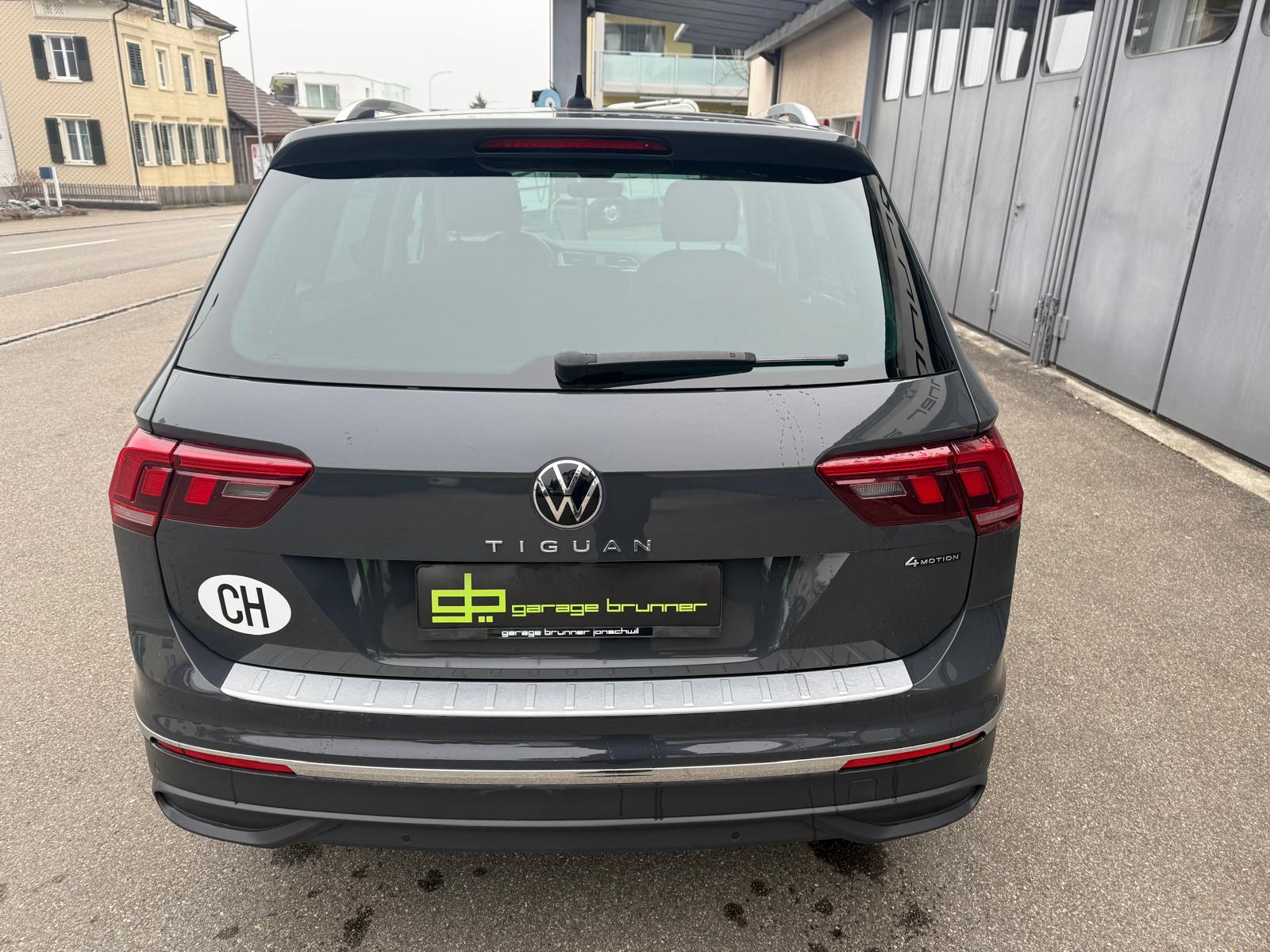 VW Tiguan 2.0 TDI SCR Life 4Motion DSG-image-7