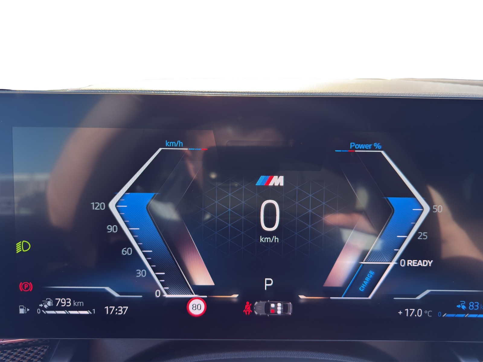 BMW 550e xDrive M Sport Pro Steptronic-image-9