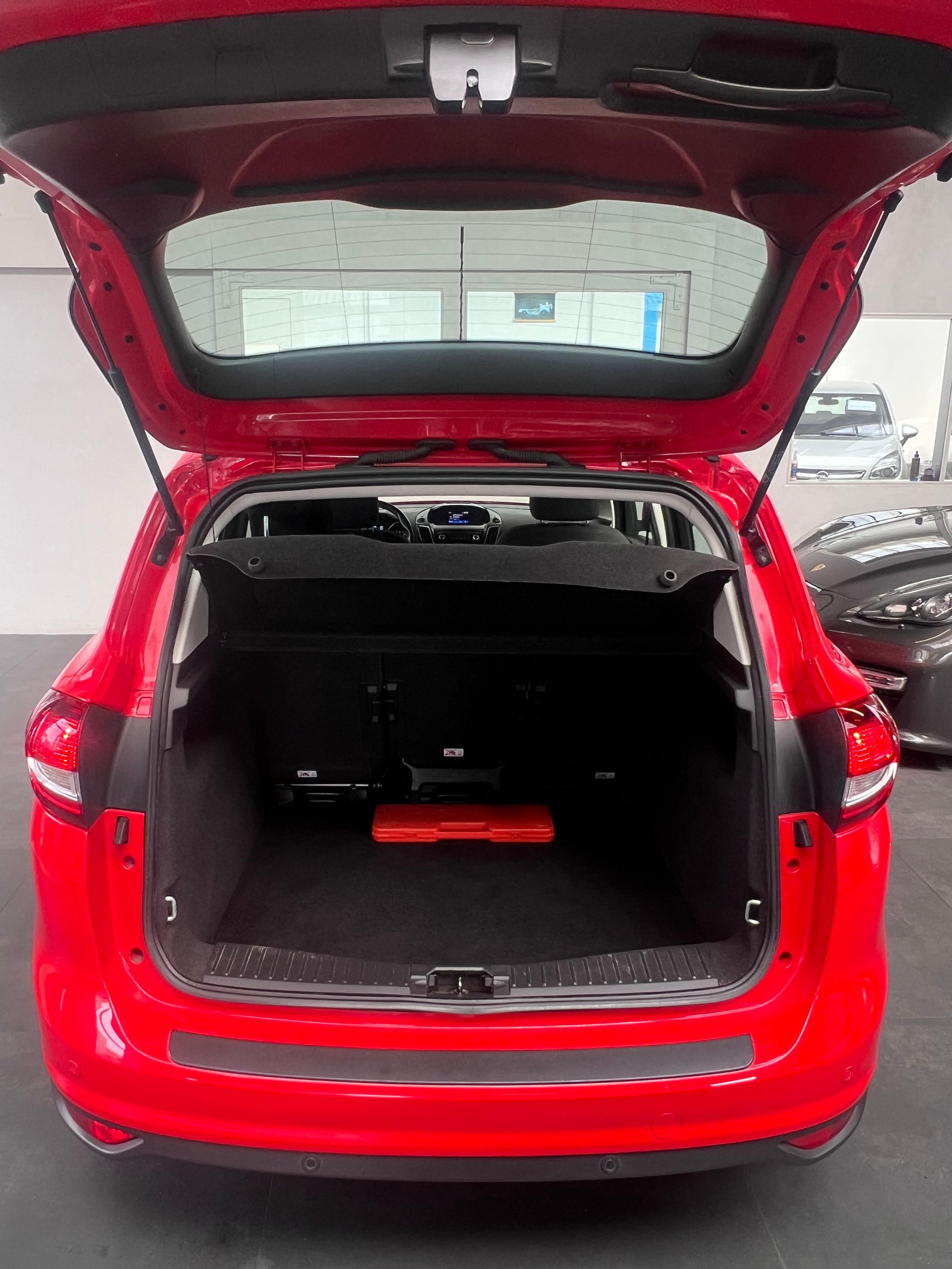 FORD C-Max 1.0 SCTi Trend-image-9