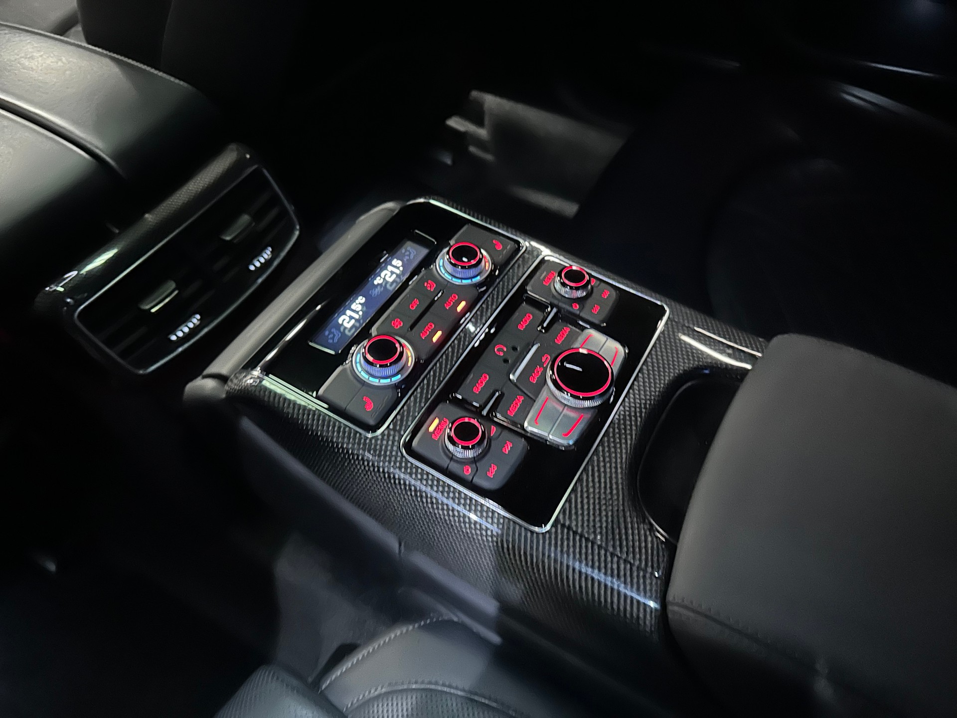 AUDI S8 4.0 TFSI V8 plus ABT / 705 PS / 12 MT Garantie-image-16