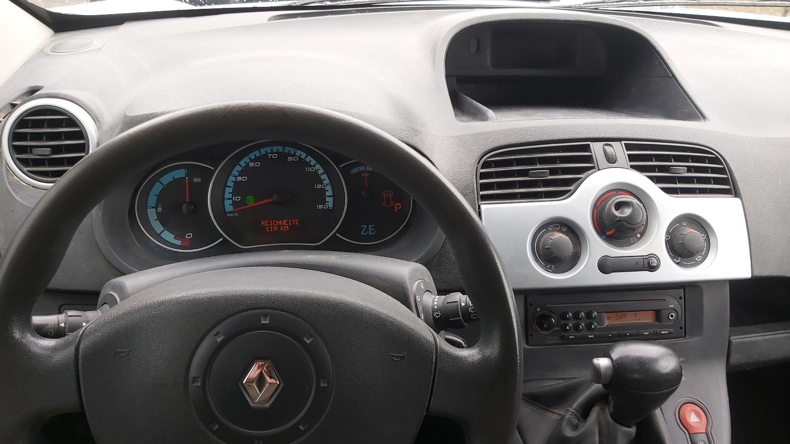 RENAULT Kangoo Z.E.-image-12