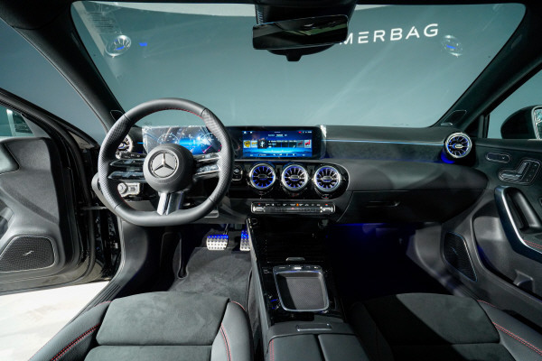 MERCEDES-BENZ A 250 4Matic 8G-DCT-image-7