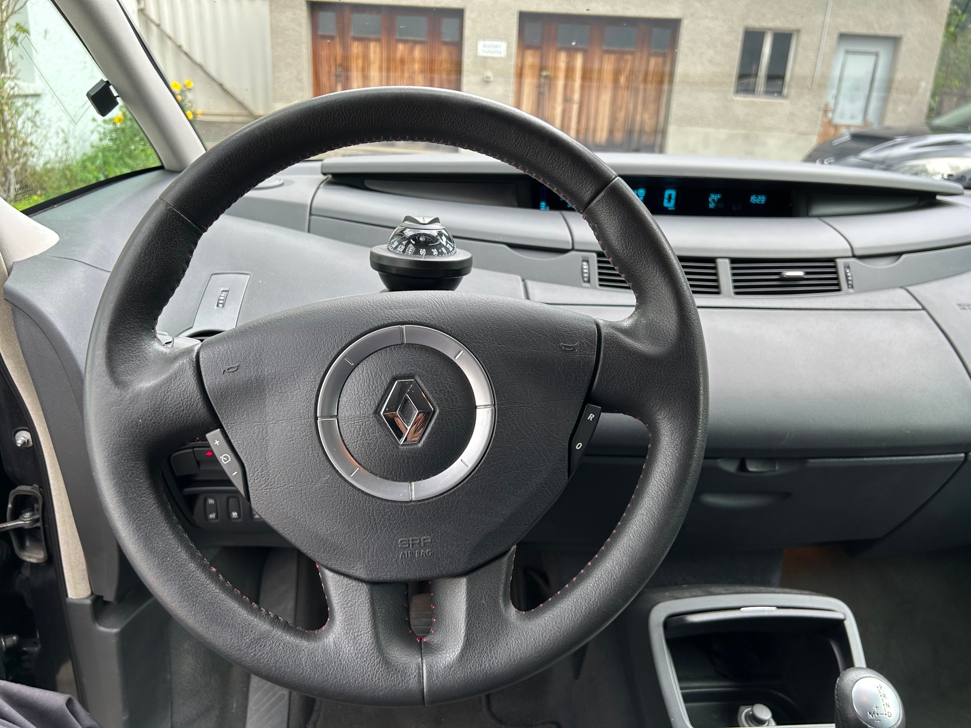 RENAULT Espace 2.0 dCi Swiss Edition Automatic-image-7