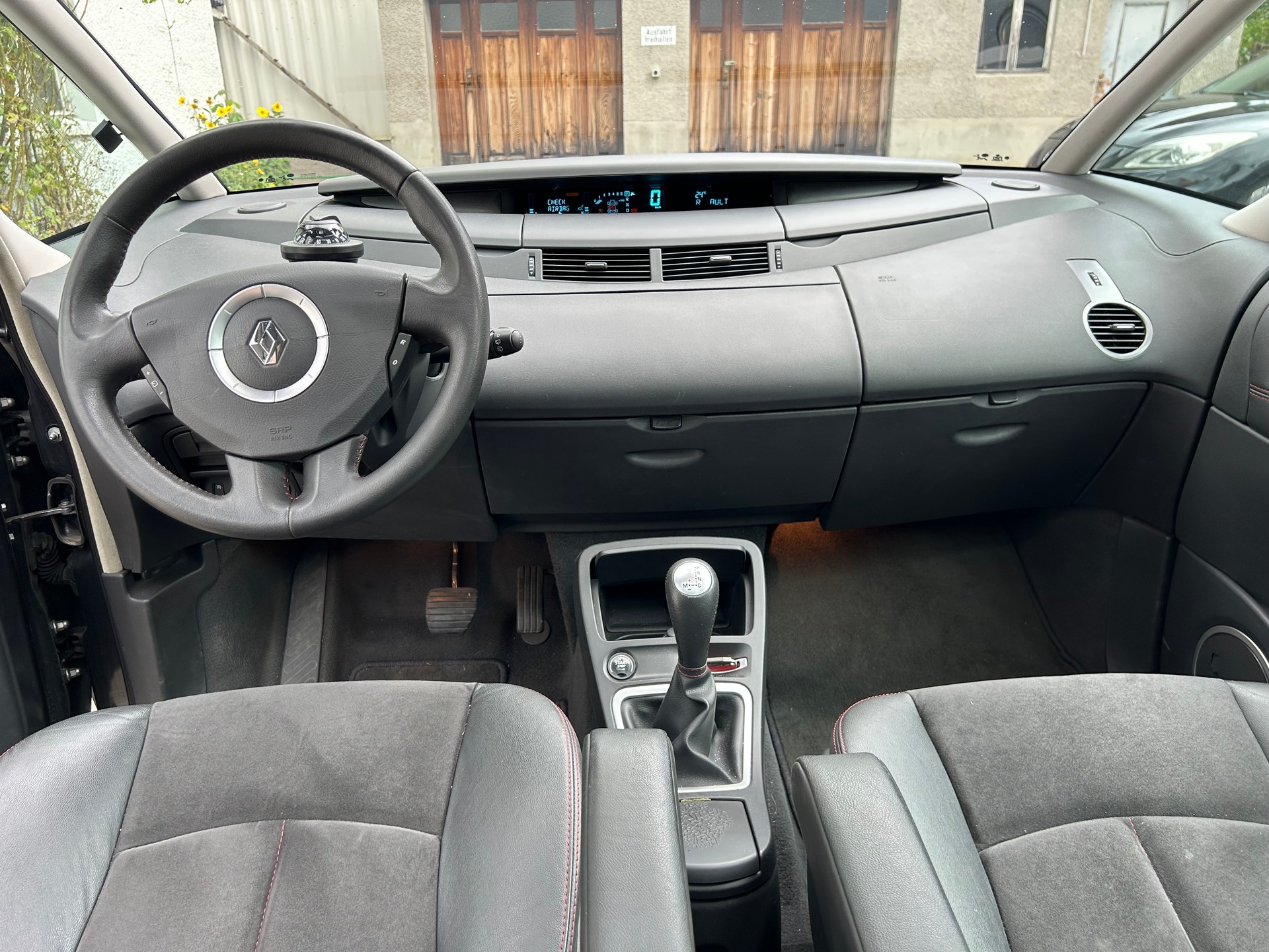 RENAULT Espace 2.0 dCi Swiss Edition Automatic-image-10