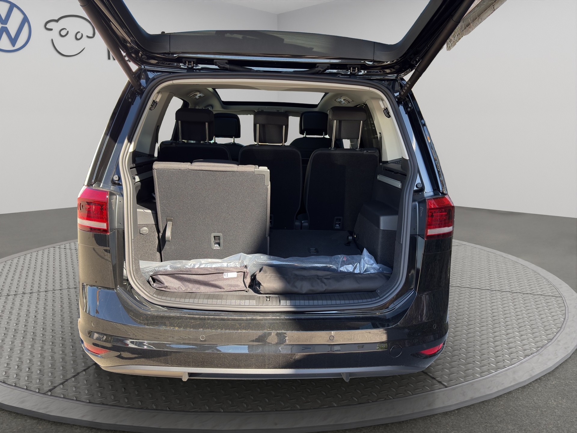 VW Touran 1.5 TSI EVO Highline United DSG-image-9
