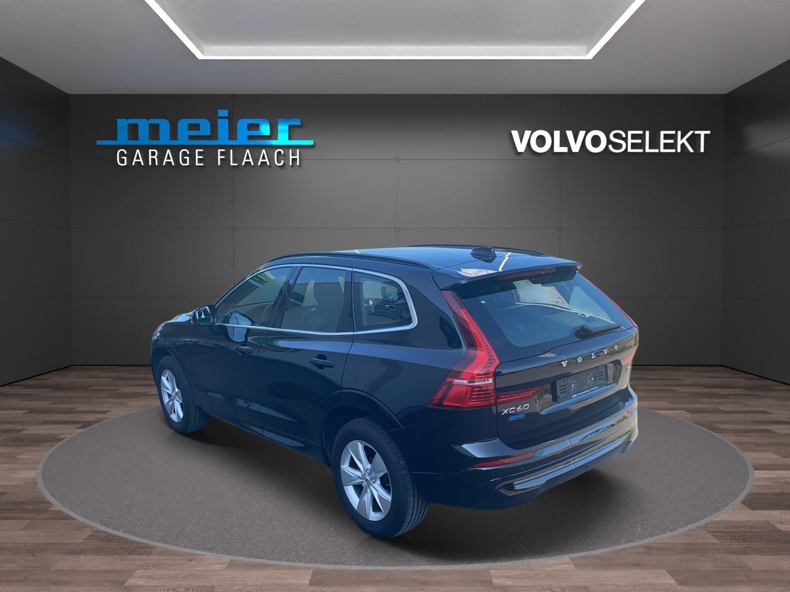 VOLVO XC60 2.0 B5 MH Momentum AWD-image-2