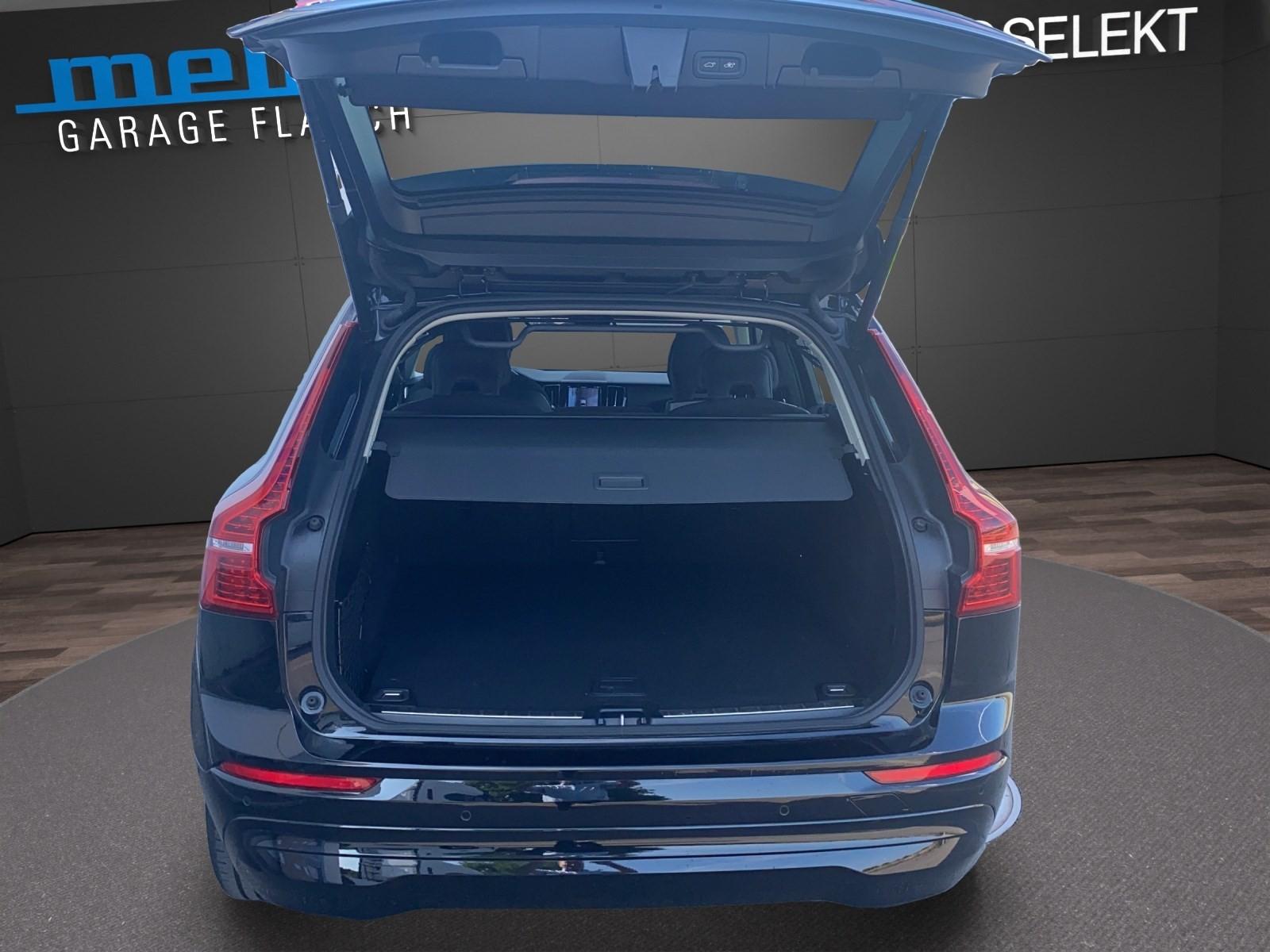 VOLVO XC60 2.0 B5 MH Momentum AWD-image-15