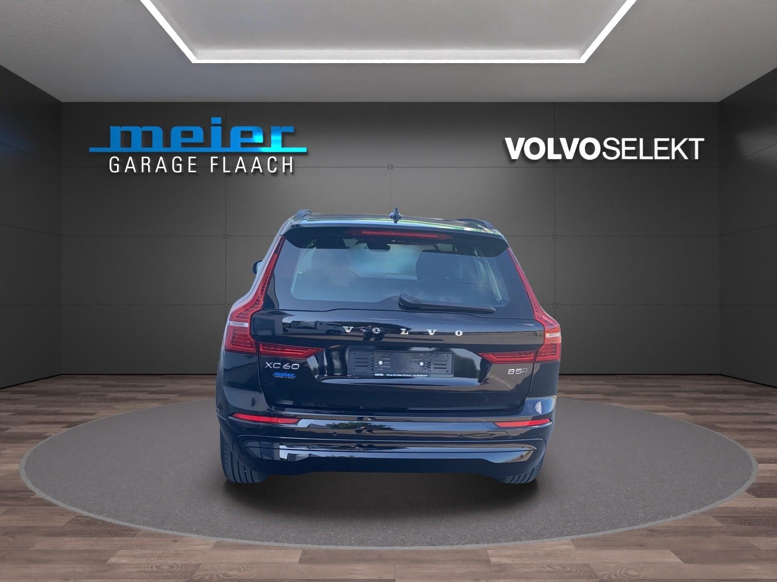 VOLVO XC60 2.0 B5 MH Momentum AWD-image-3