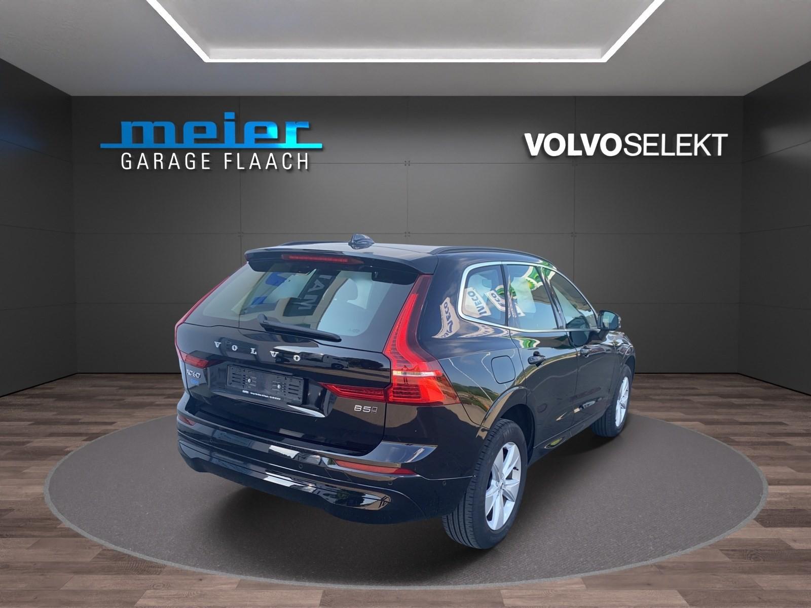 VOLVO XC60 2.0 B5 MH Momentum AWD-image-4