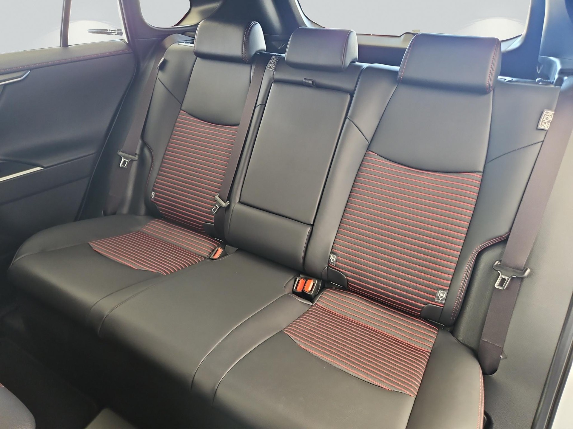 TOYOTA RAV4 2.5 Plug-In-Hybrid Premium-image-12