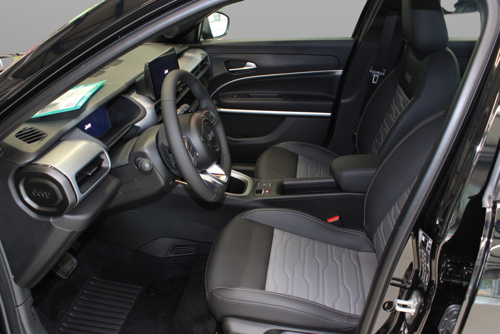 JEEP Avenger 1.2 Turbo MHEV Upland Plus 4xe-image-6