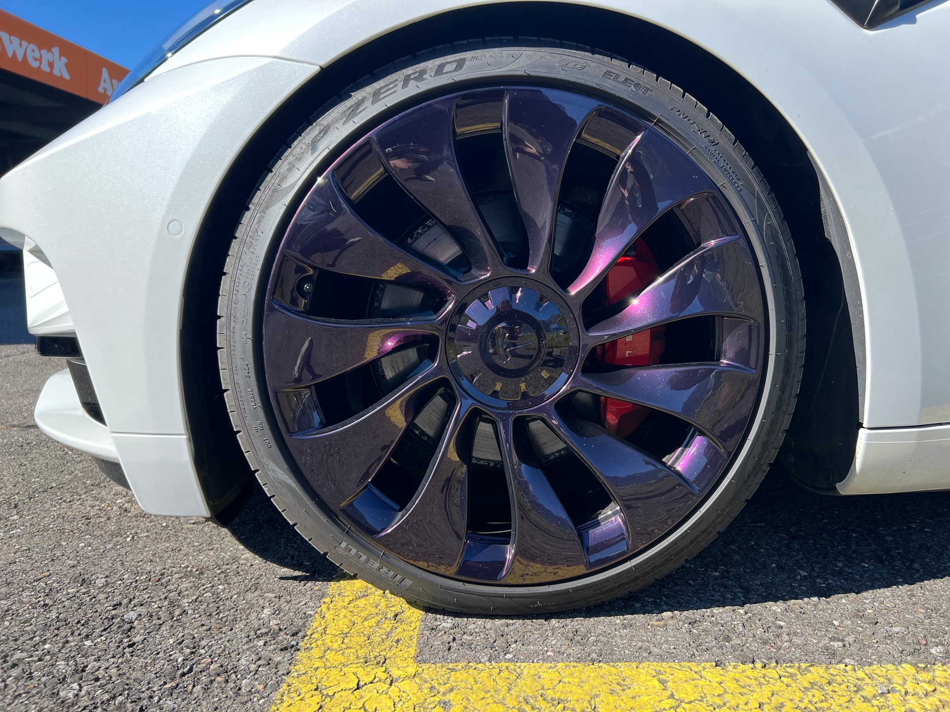 TESLA Model 3 Performance Dual Motor AWD-image-24