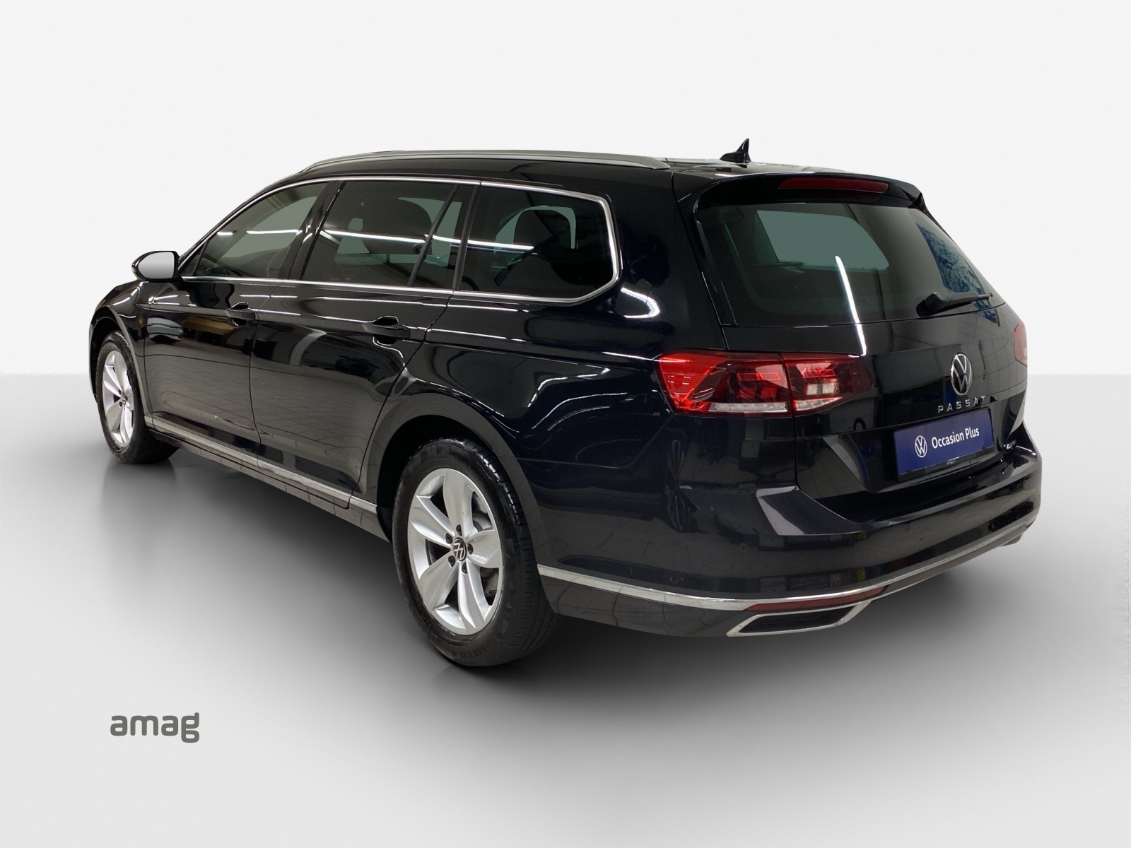 VW Passat 2.0 TDI BMT Elegance 4Motion DSG-image-2