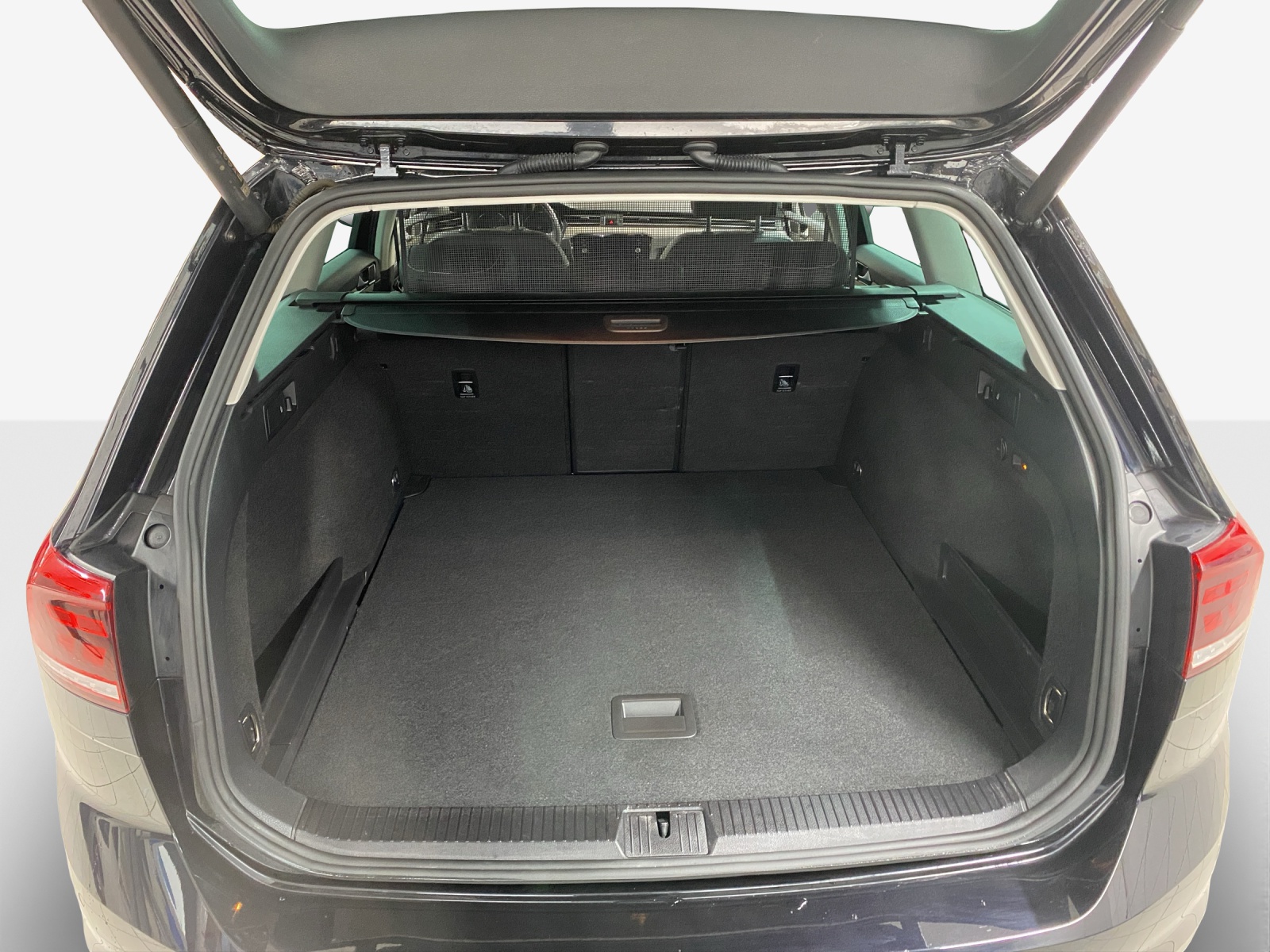 VW Passat 2.0 TDI BMT Elegance 4Motion DSG-image-12