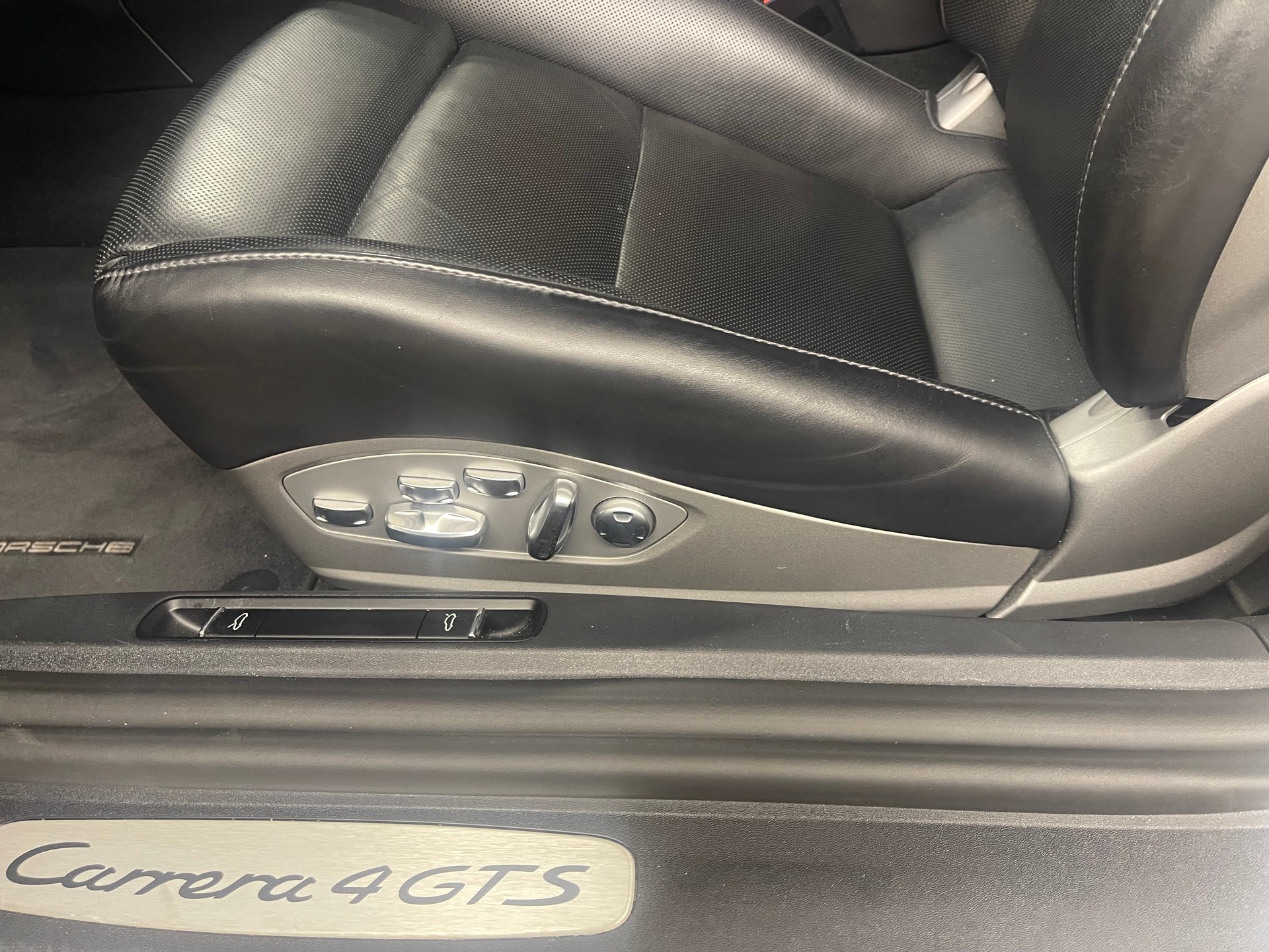 PORSCHE 911 Carrera 4 GTS PDK-image-12