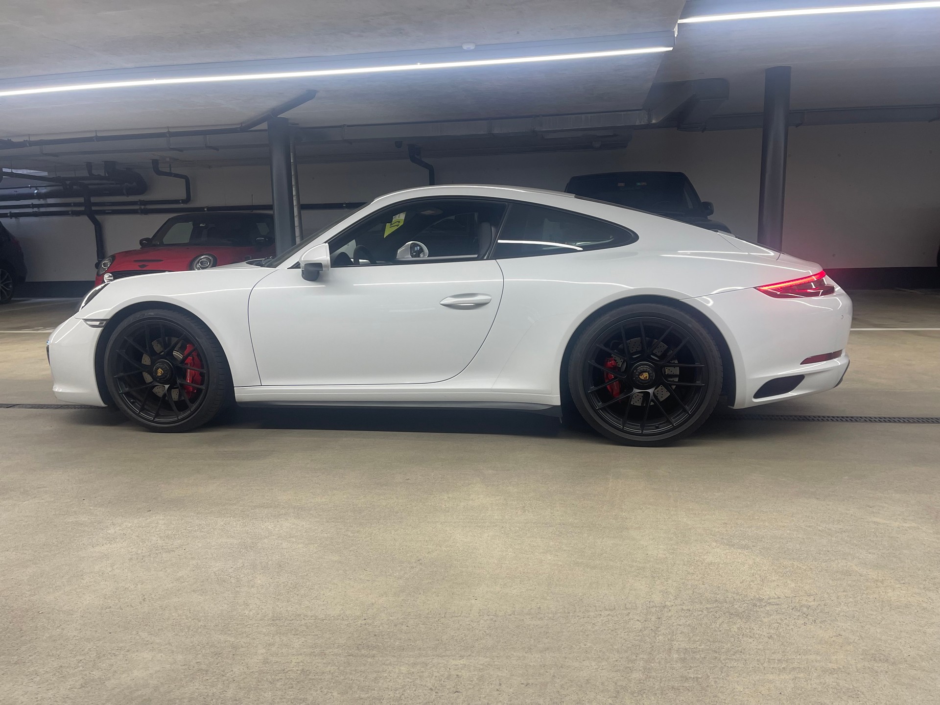 PORSCHE 911 Carrera 4 GTS PDK-image-14