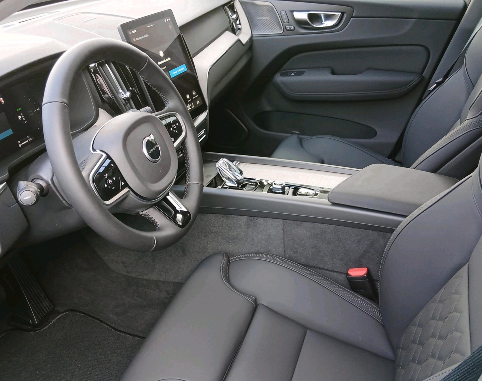 VOLVO XC60 2.0 T6 TE Plus Bright eAW-image-2