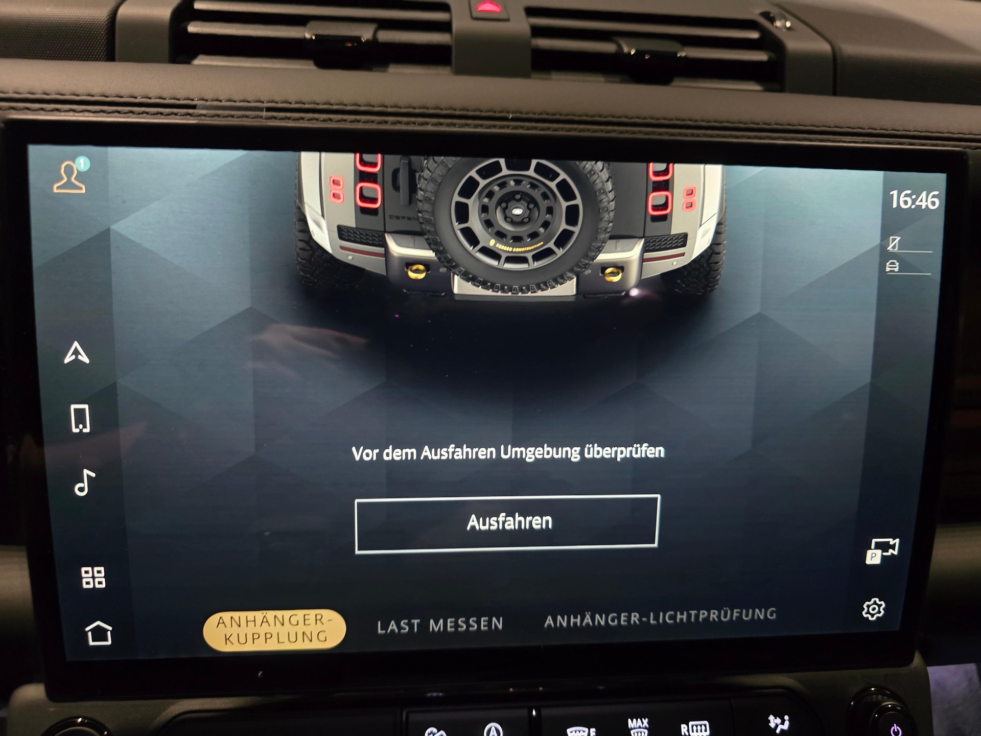 LAND ROVER Defender 110 4.4 V8 Octa-image-16