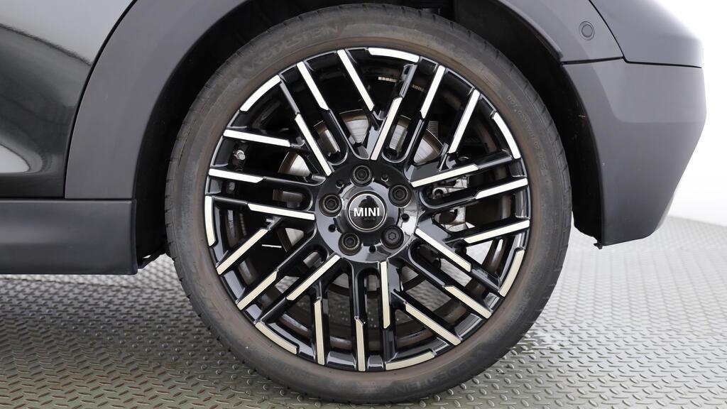 MINI Cooper S Cabrio-image-8