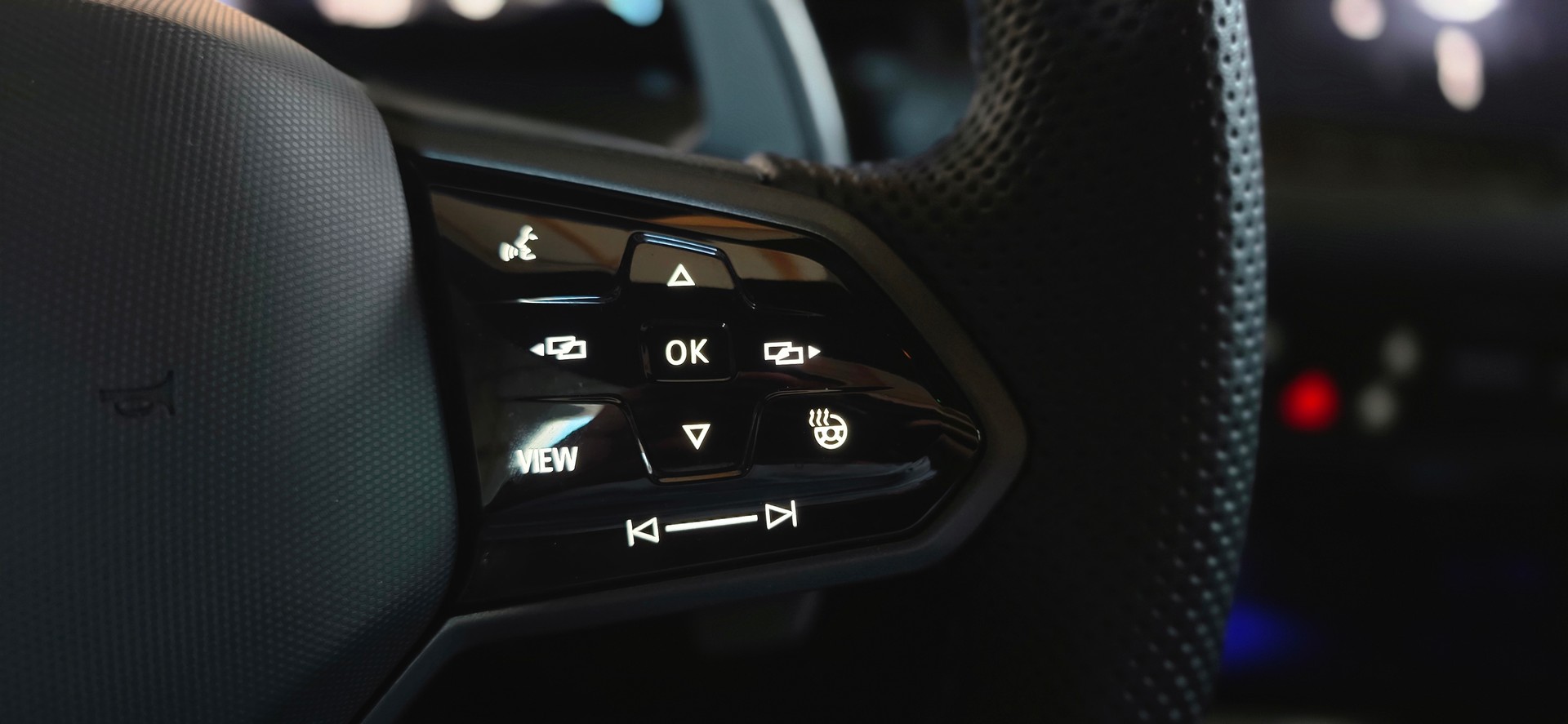 VW Golf 2.0 TSI R DSG 4Motion *ACC&LaneAssist*Schiebedach*Sitz-&Lenkradheizung*Carplay&AndroidAuto*Ambientebeleuchtung*-image-13