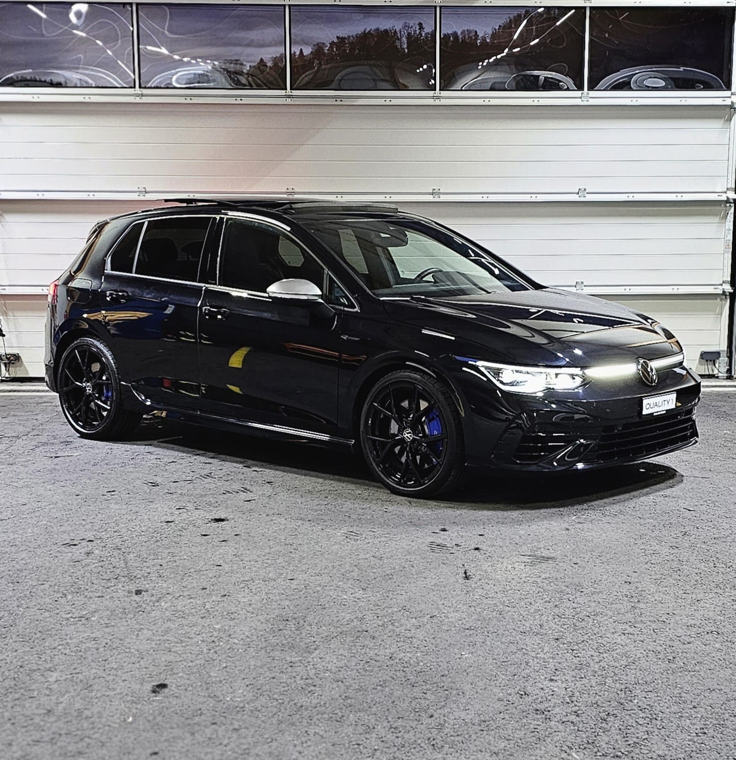 VW Golf 2.0 TSI R DSG 4Motion-image-6
