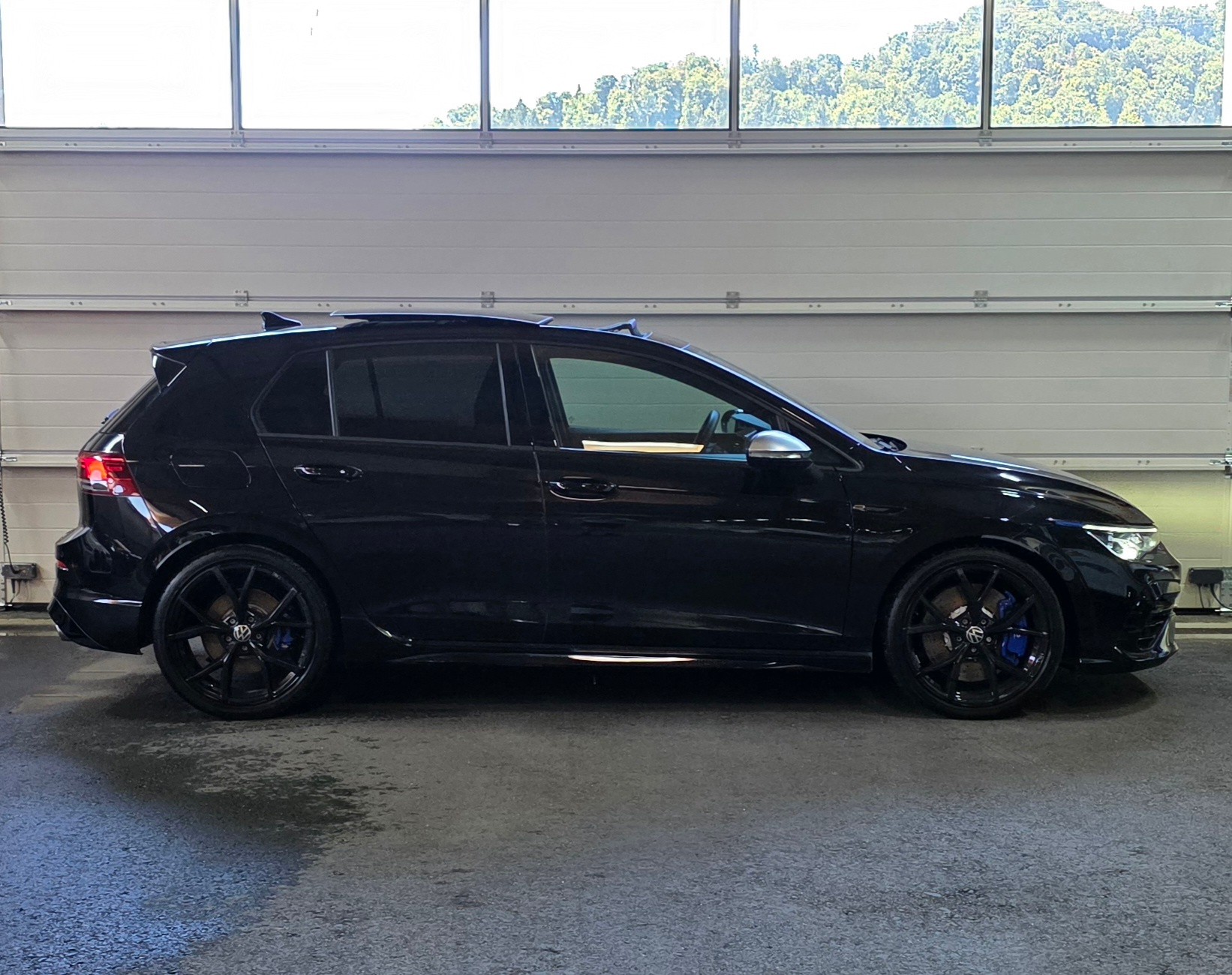 VW Golf 2.0 TSI R DSG 4Motion *ACC&LaneAssist*Schiebedach*Sitz-&Lenkradheizung*Carplay&AndroidAuto*Ambientebeleuchtung*-image-5