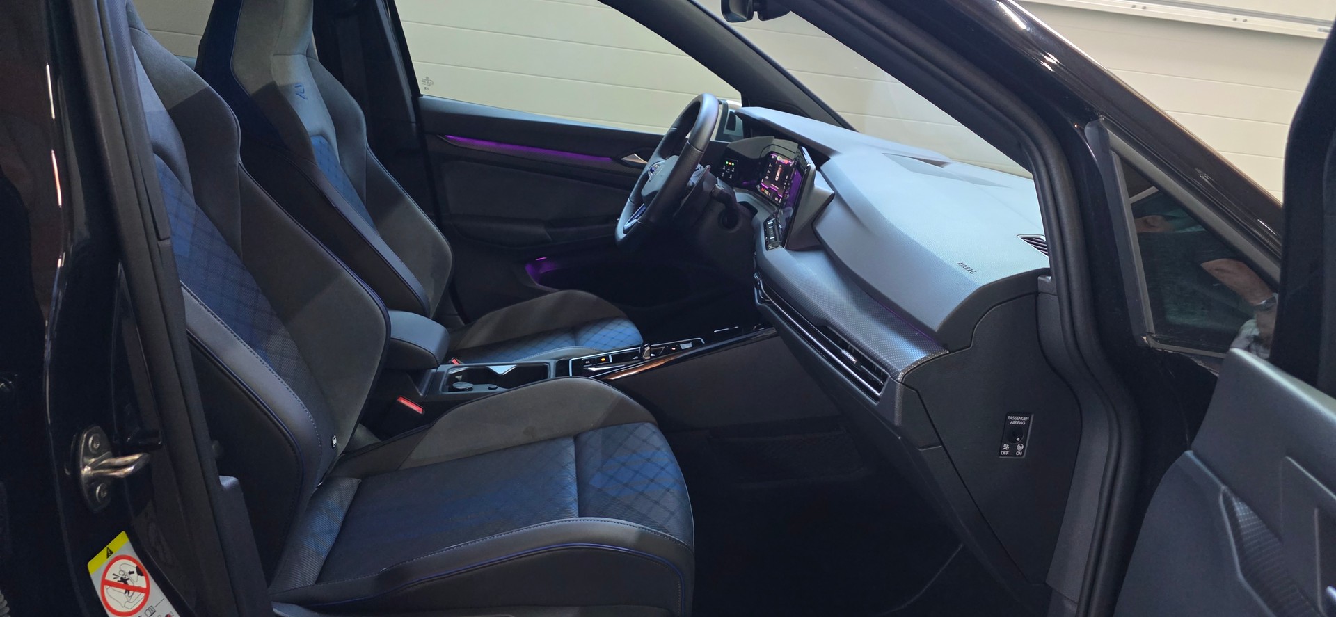 VW Golf 2.0 TSI R DSG 4Motion *ACC&LaneAssist*Schiebedach*Sitz-&Lenkradheizung*Carplay&AndroidAuto*Ambientebeleuchtung*-image-26