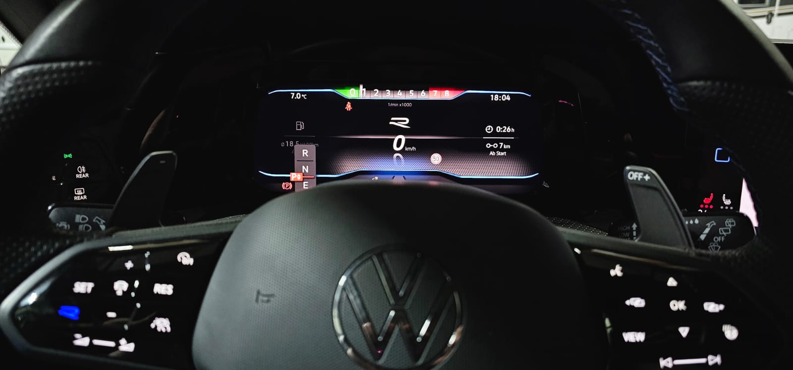 VW Golf 2.0 TSI R DSG 4Motion-image-13