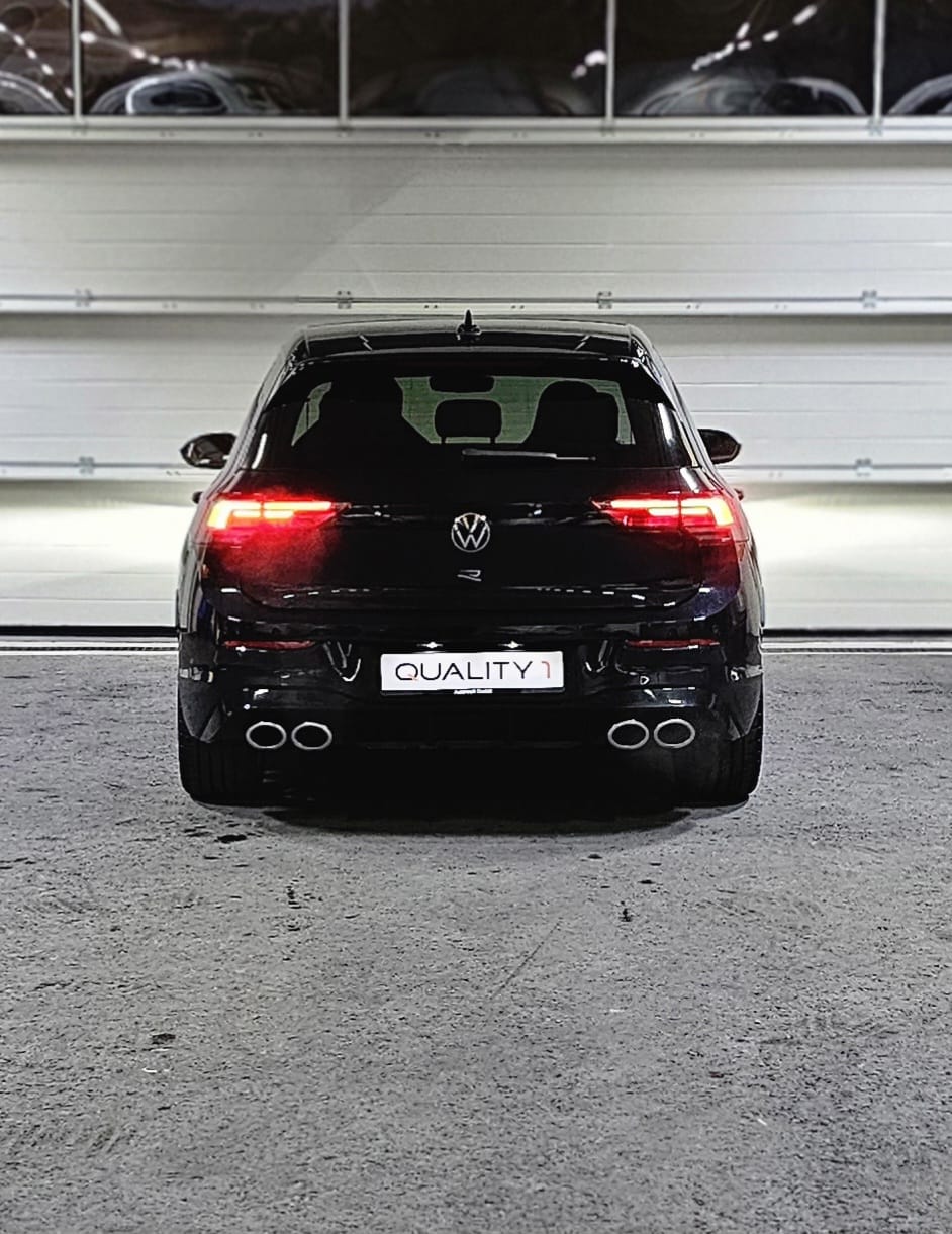 VW Golf 2.0 TSI R DSG 4Motion-image-3