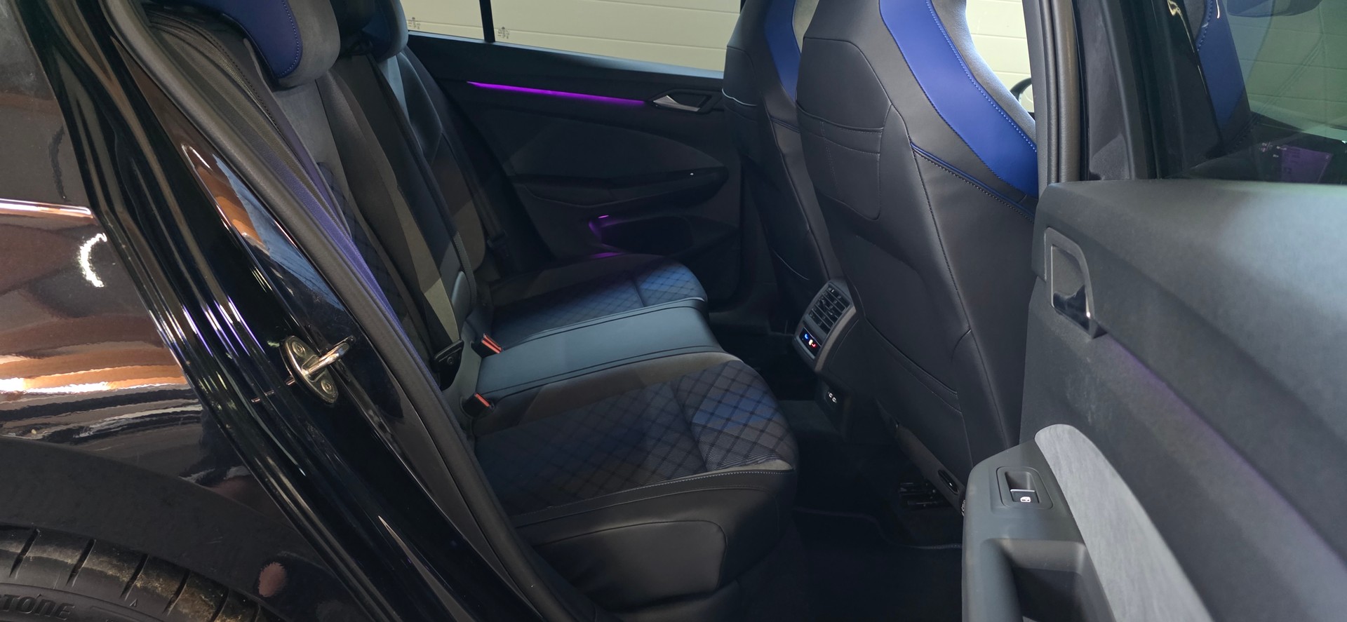 VW Golf 2.0 TSI R DSG 4Motion *ACC&LaneAssist*Schiebedach*Sitz-&Lenkradheizung*Carplay&AndroidAuto*Ambientebeleuchtung*-image-28