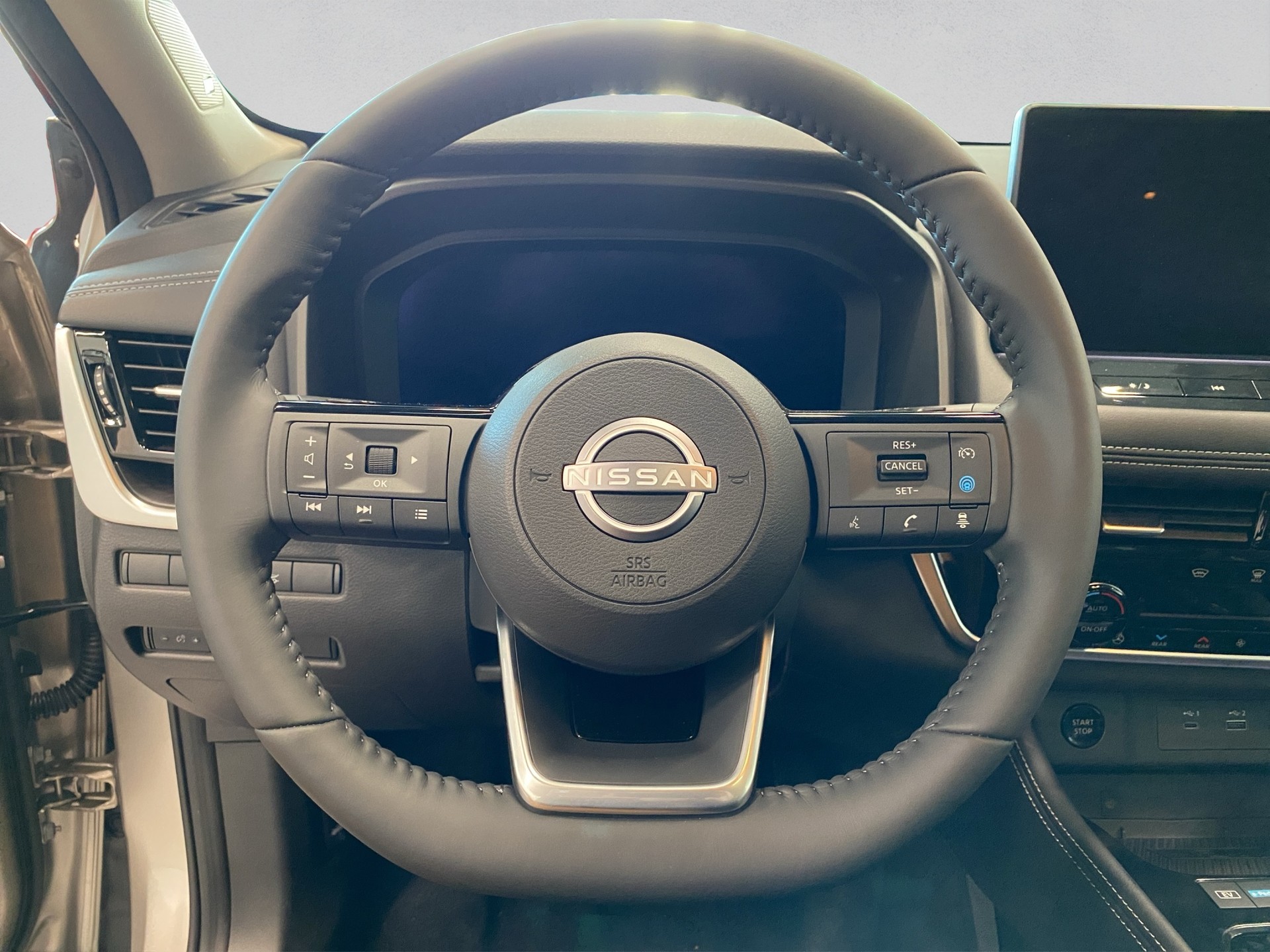 NISSAN X-Trail 1.5 VC-T e-Power 4WD 7 Sitze Tekna+-image-9